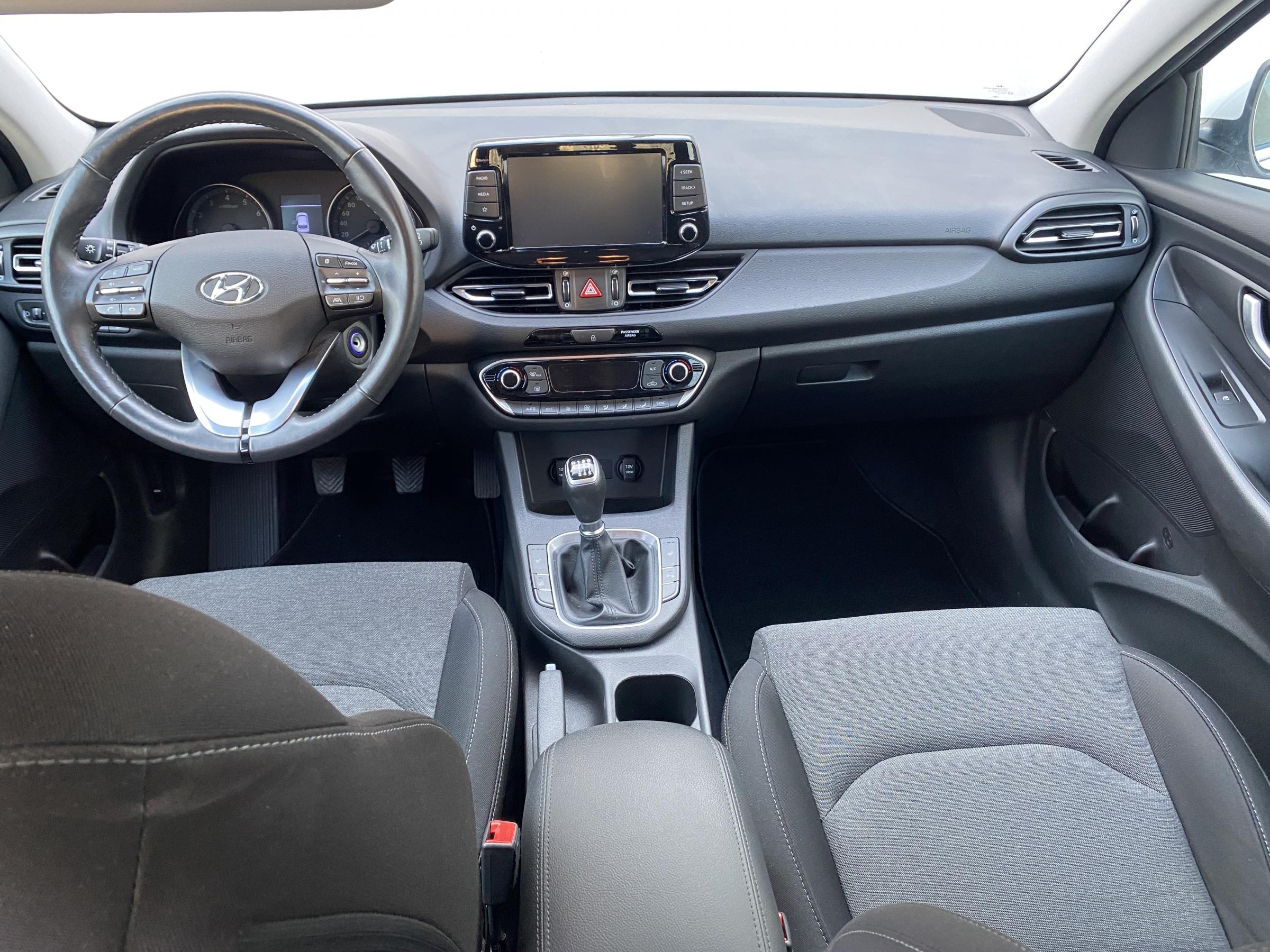 Hyundai i30, 2022 - pohled č. 8