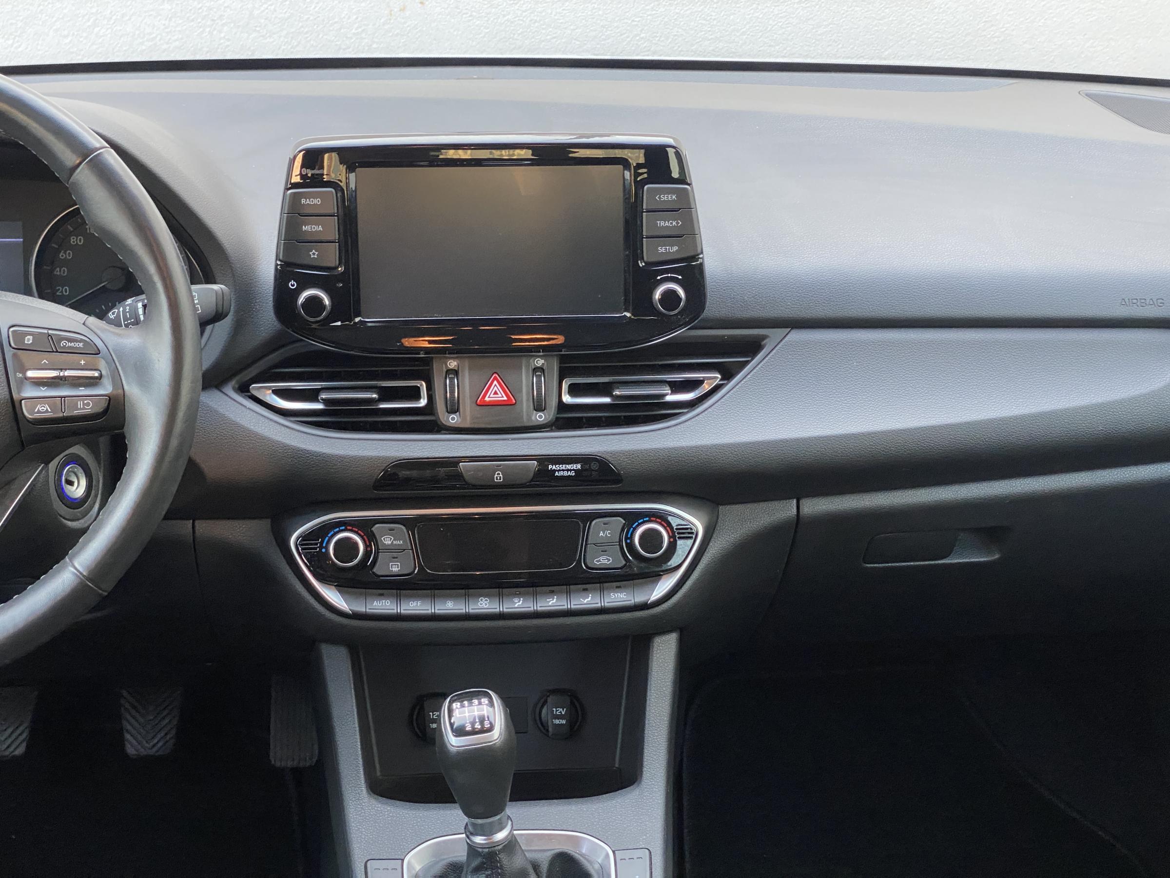 Hyundai i30, 2022 - pohled č. 9