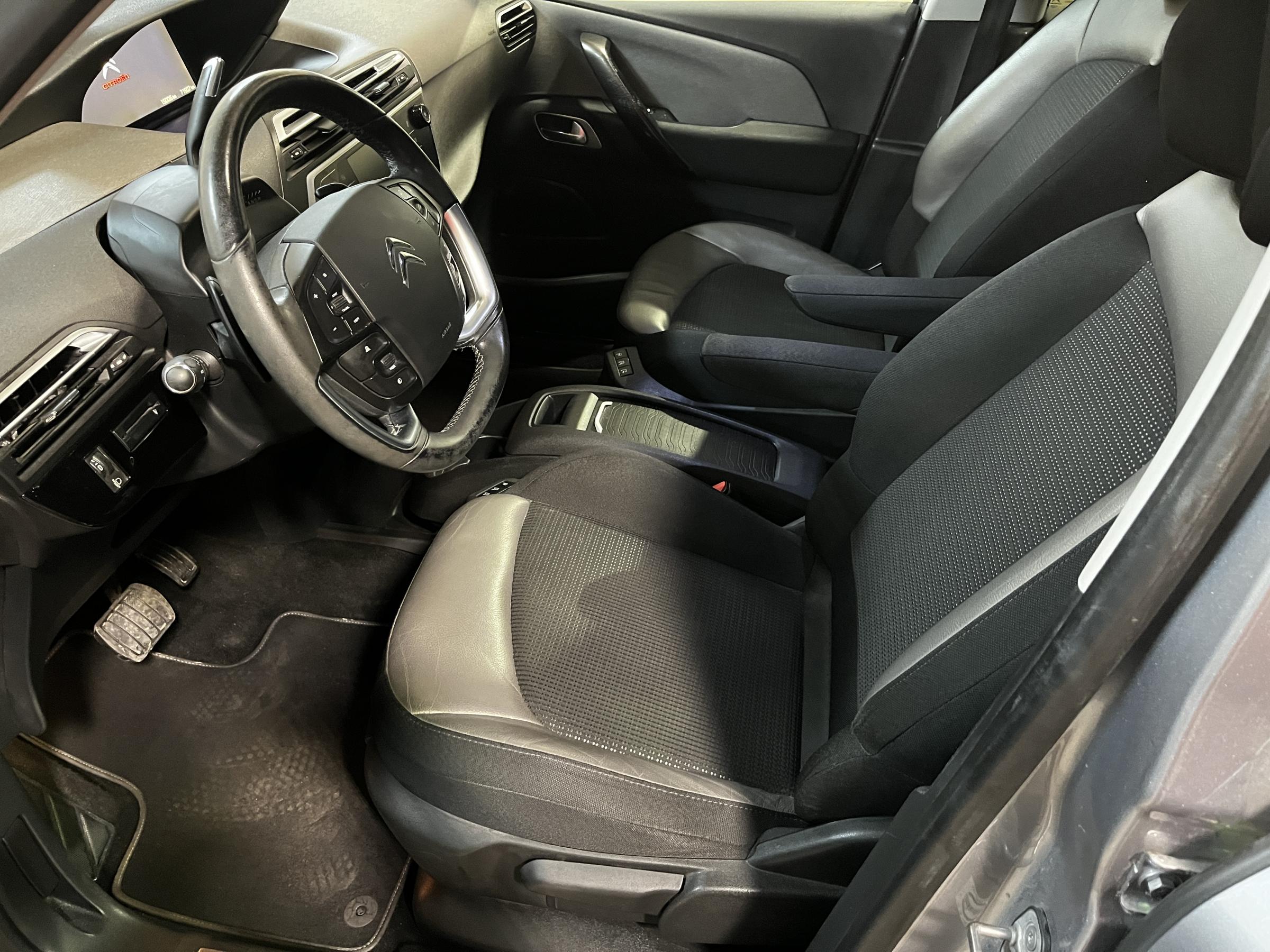 Citroën C4 Picasso, 2017 - pohled č. 9