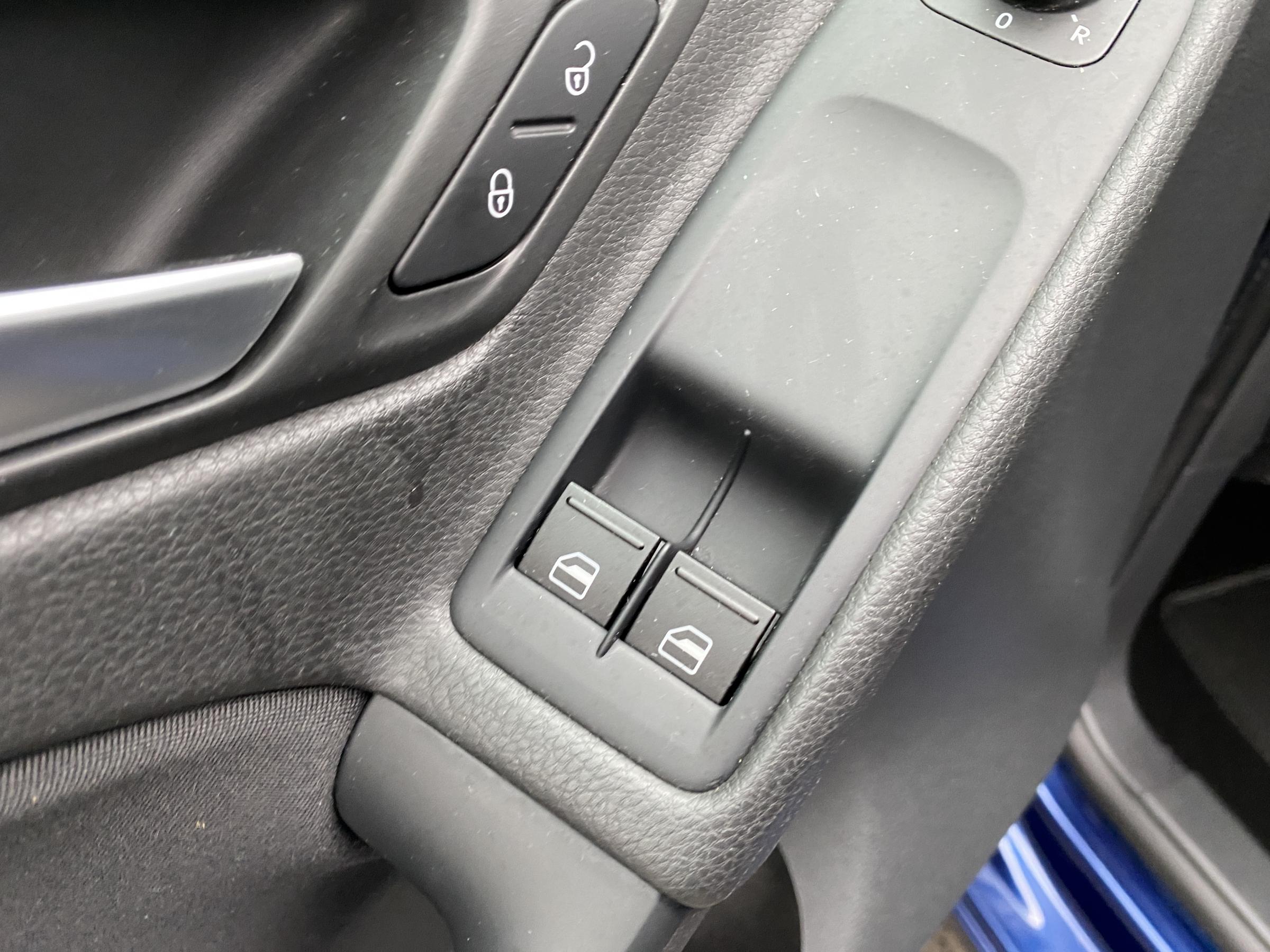 Volkswagen Golf, 2009 - pohled č. 13