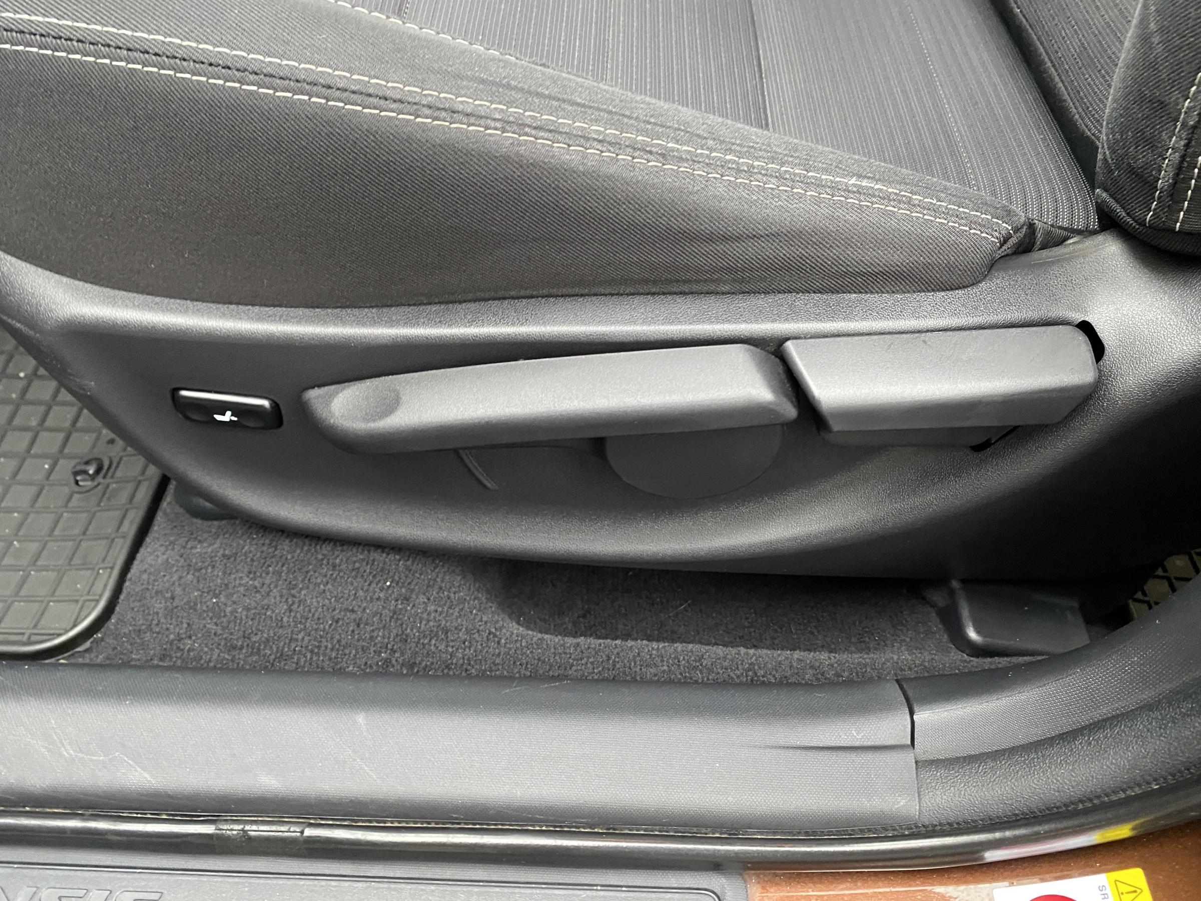 Toyota Avensis, 2016 - pohled č. 17