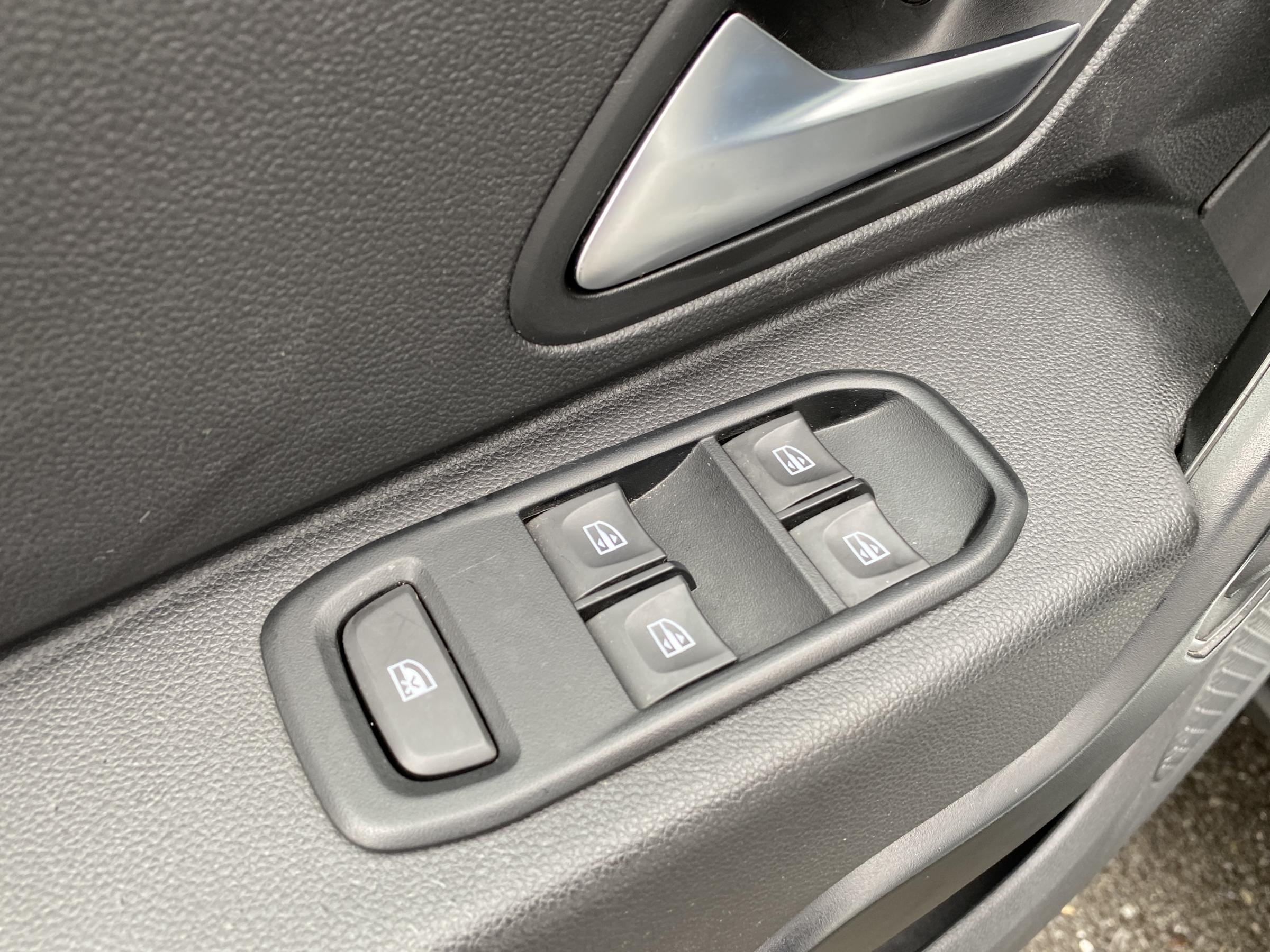 Dacia Duster, 2021 - pohled č. 13