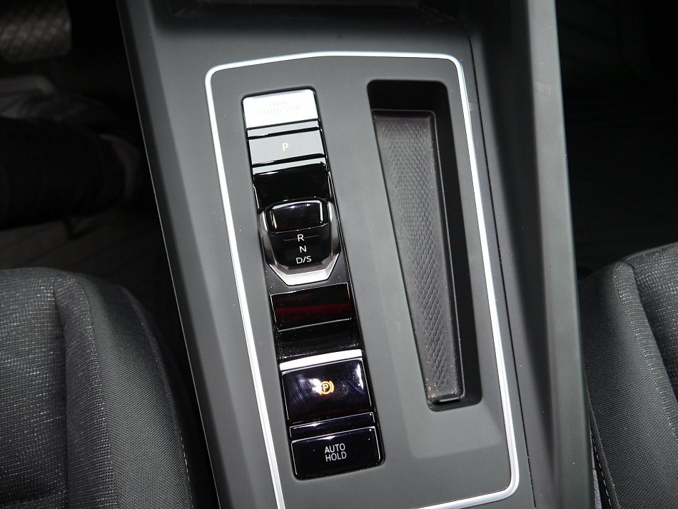 Volkswagen Golf 1.0e-TSI Life