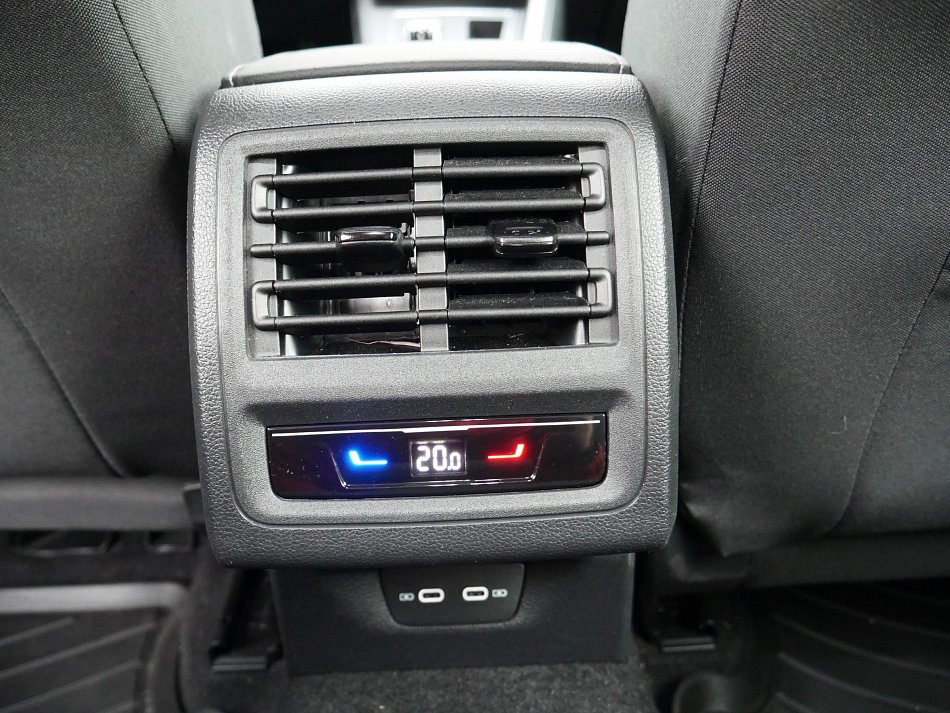 Volkswagen Golf 1.0e-TSI Life