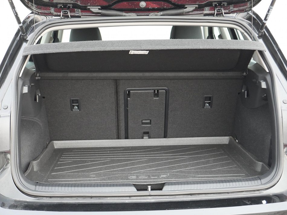 Volkswagen Golf 1.0e-TSI Life