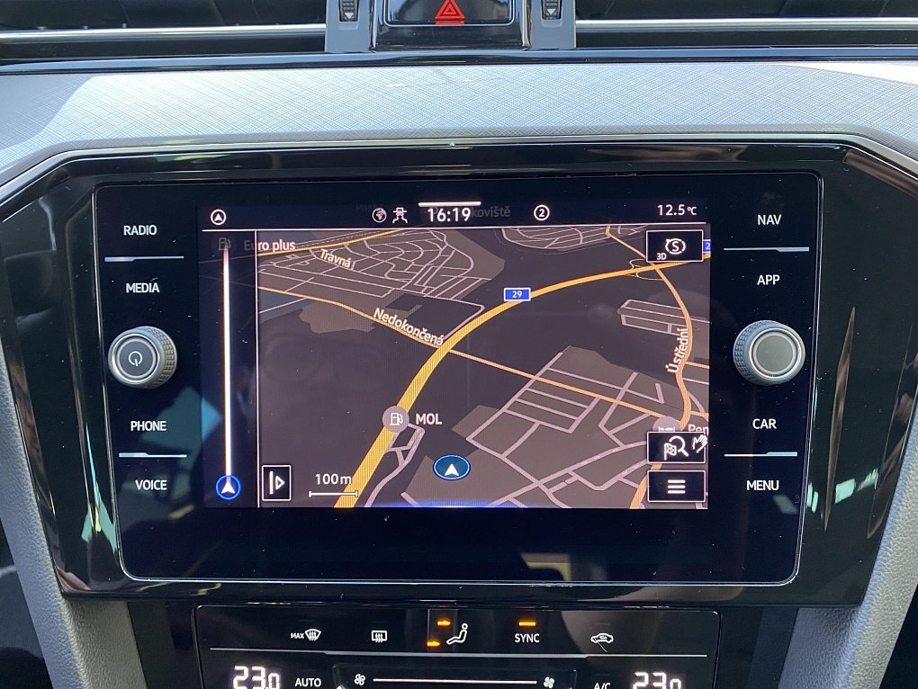 Volkswagen Passat 2.0 TDi Business