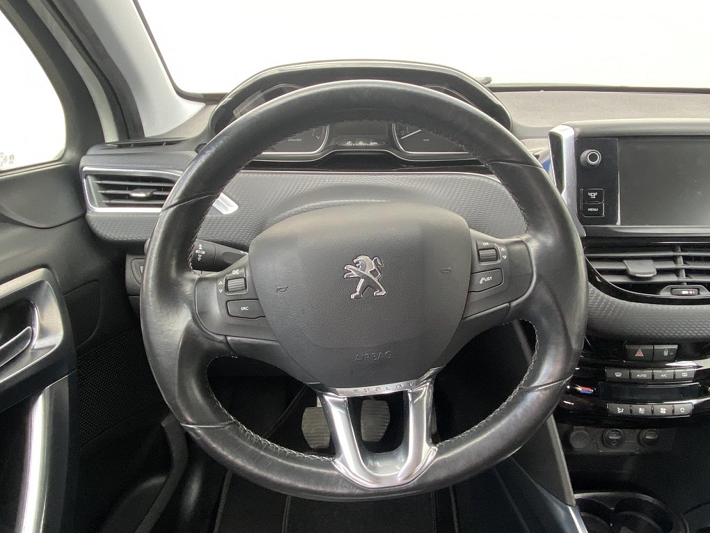Peugeot 2008 1.6i Allure