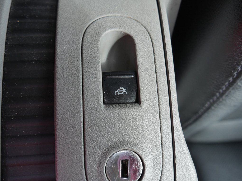 Volkswagen New Beetle 1.6 i 