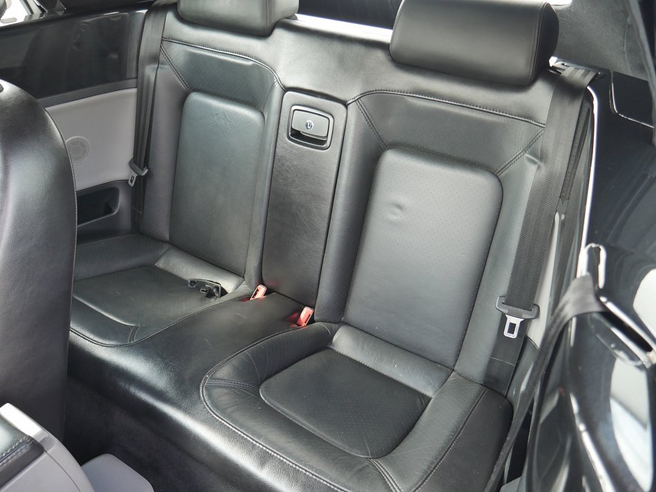 Volkswagen New Beetle 1.6 i 