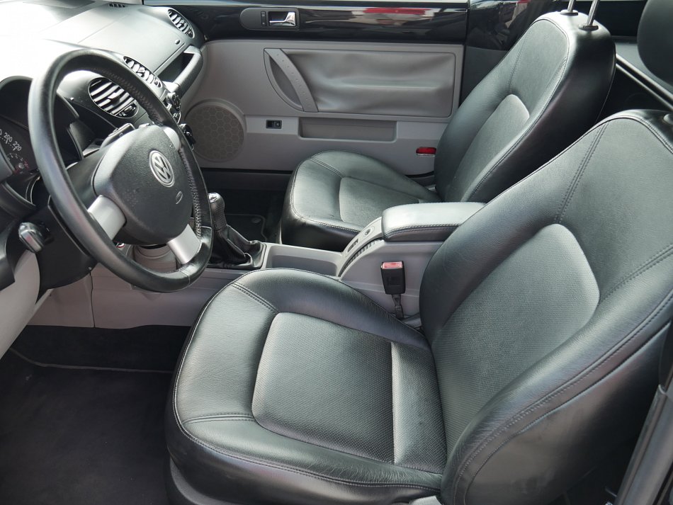 Volkswagen New Beetle 1.6 i 