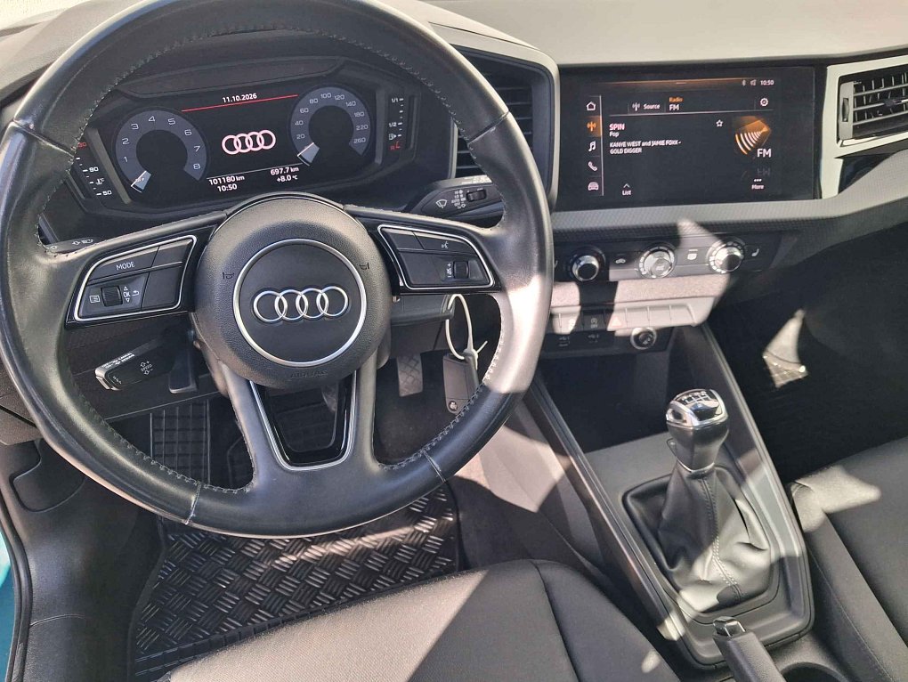 Audi A1 1.0 i 