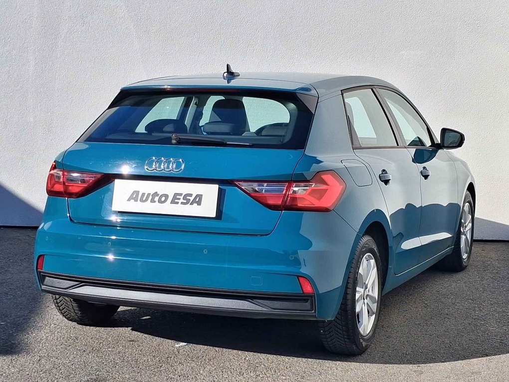 Audi A1 1.0 i 