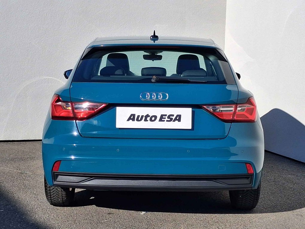 Audi A1 1.0 i 