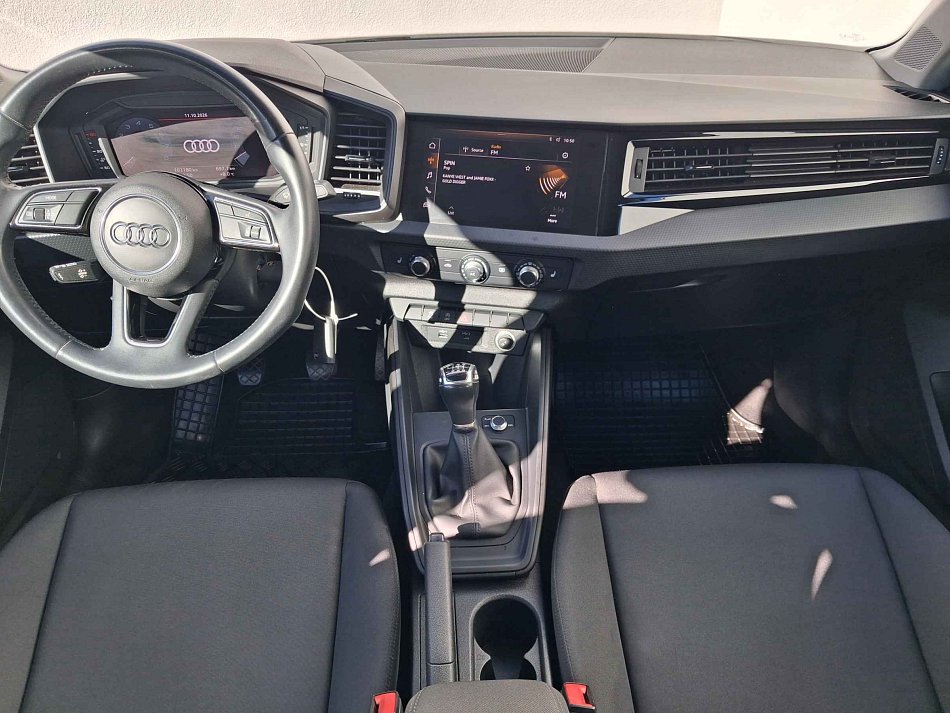 Audi A1 1.0 i 