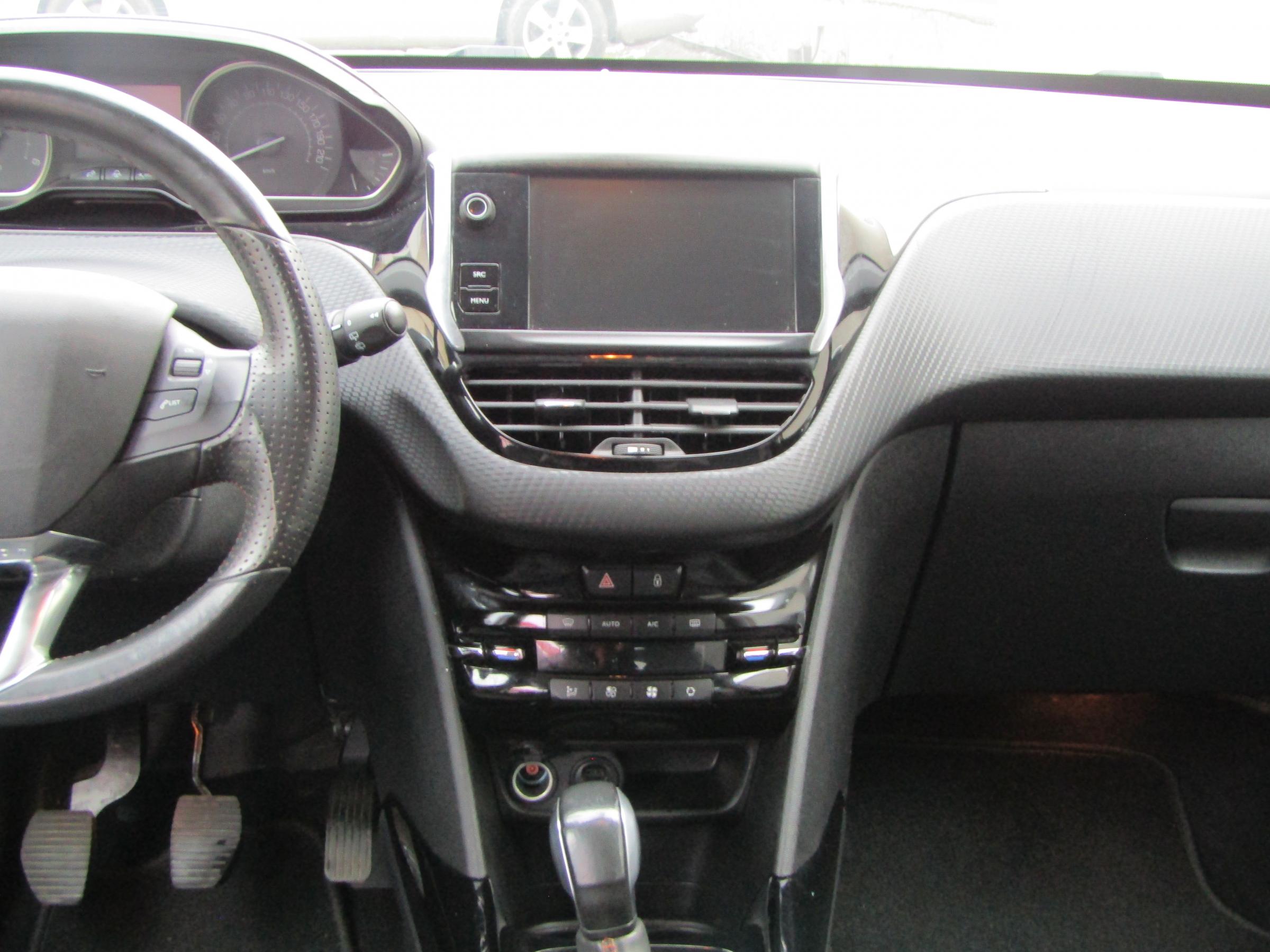 Peugeot 2008, 2016 - pohled č. 11