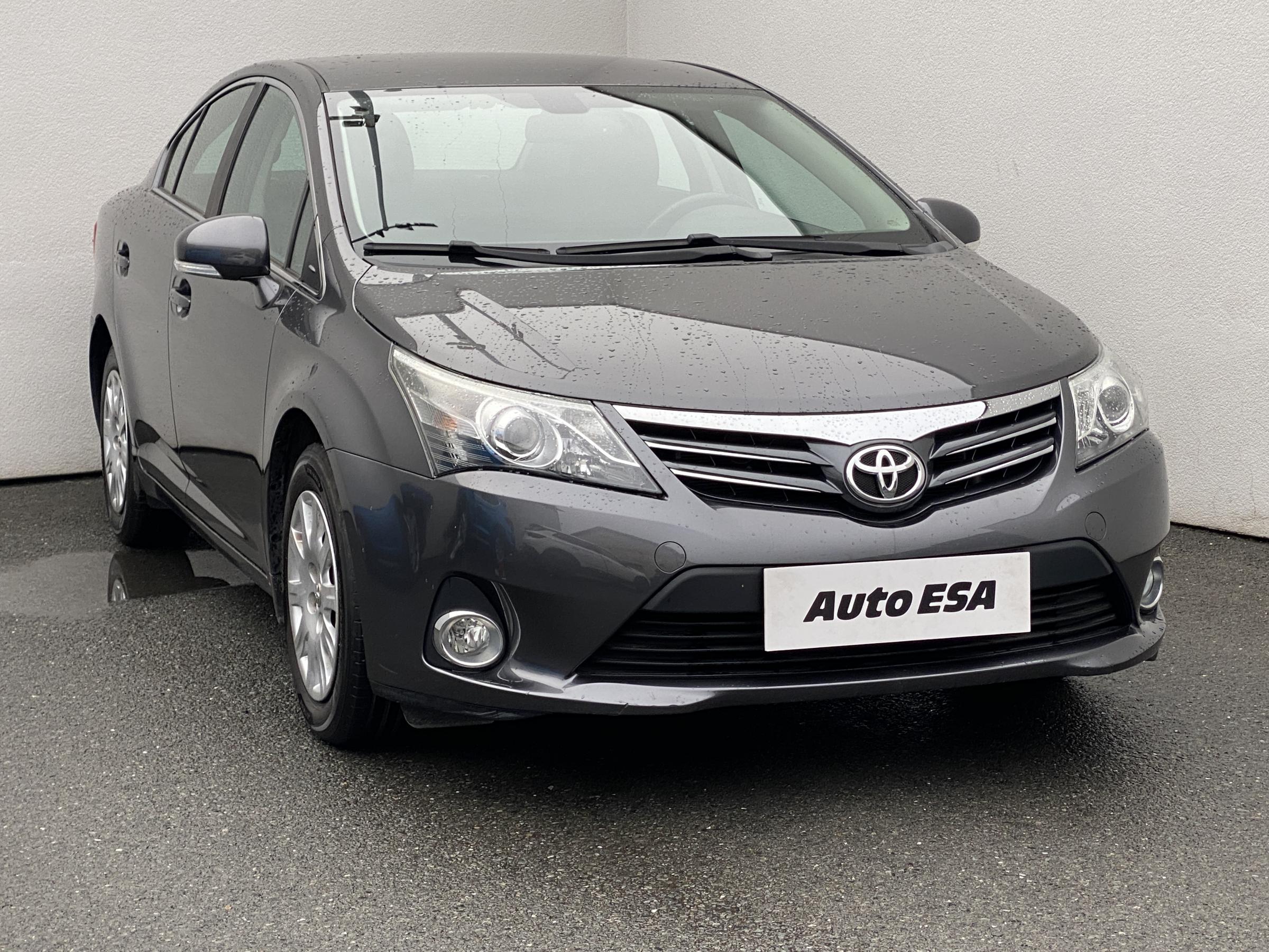 Toyota Avensis, 2012