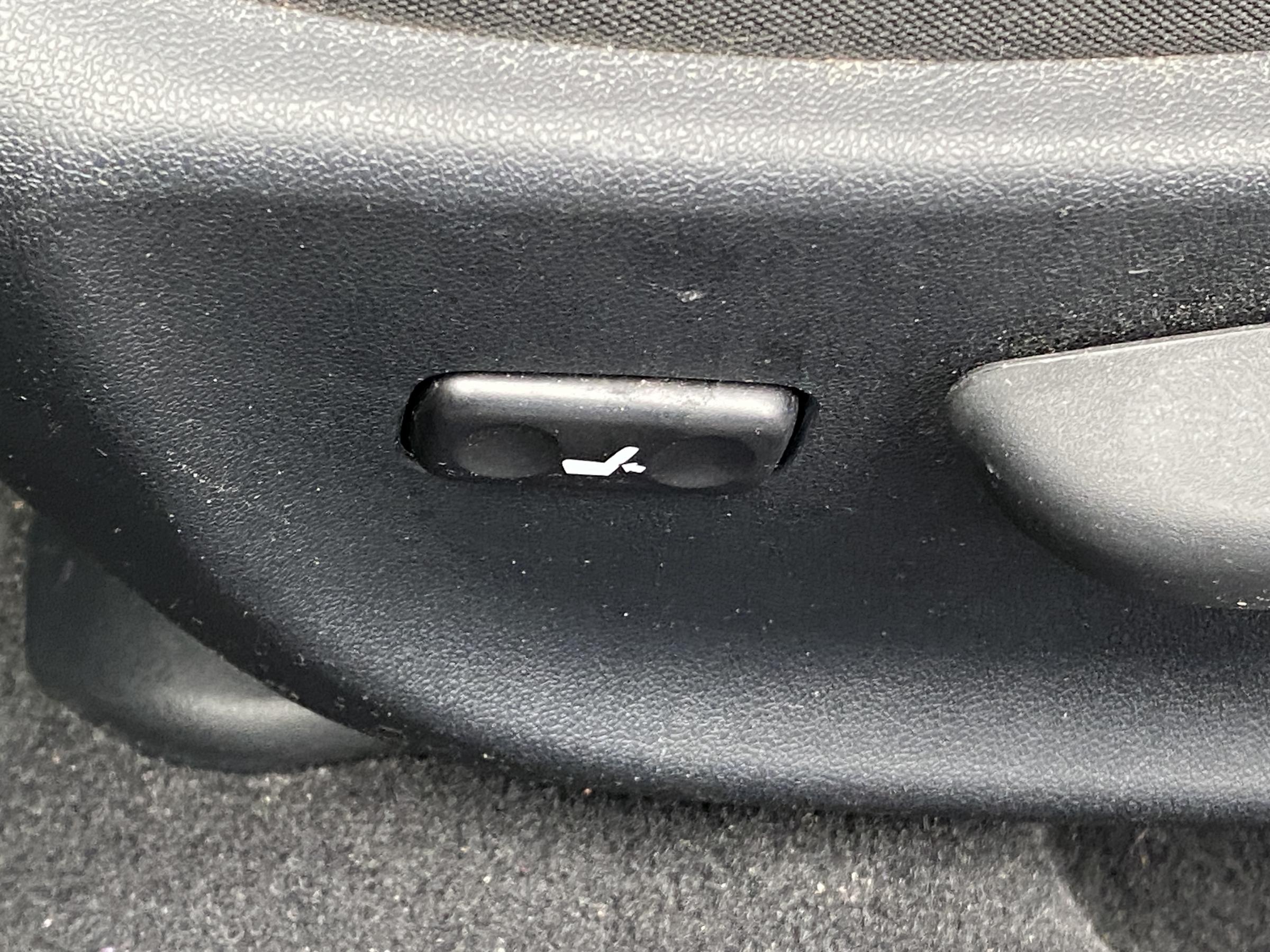 Toyota Avensis, 2012 - pohled č. 12