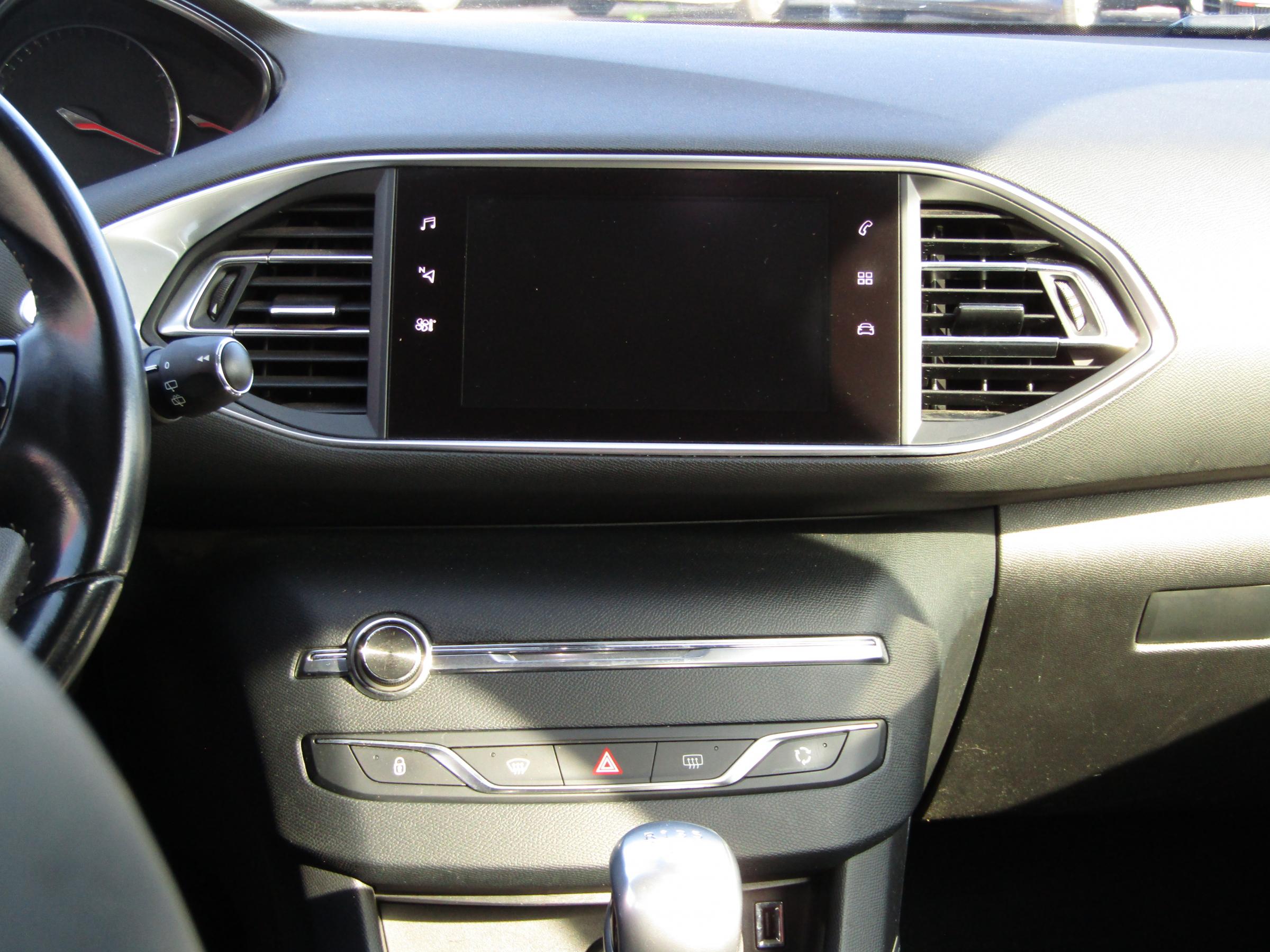 Peugeot 308, 2017 - pohled č. 9