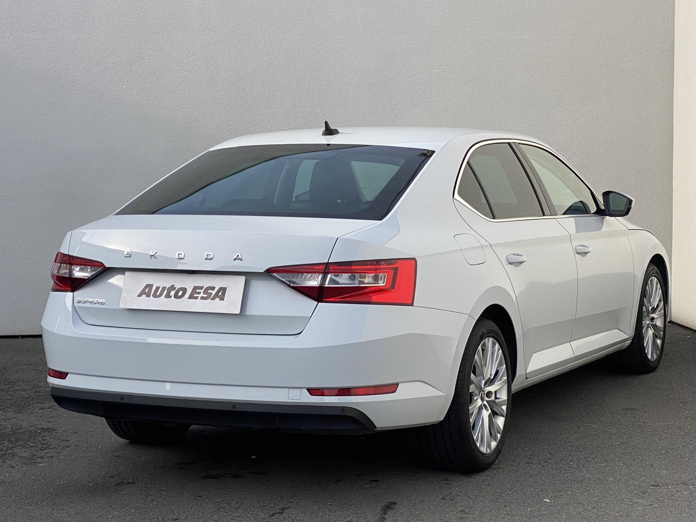 Škoda Superb III, 2021 - pohled č. 4