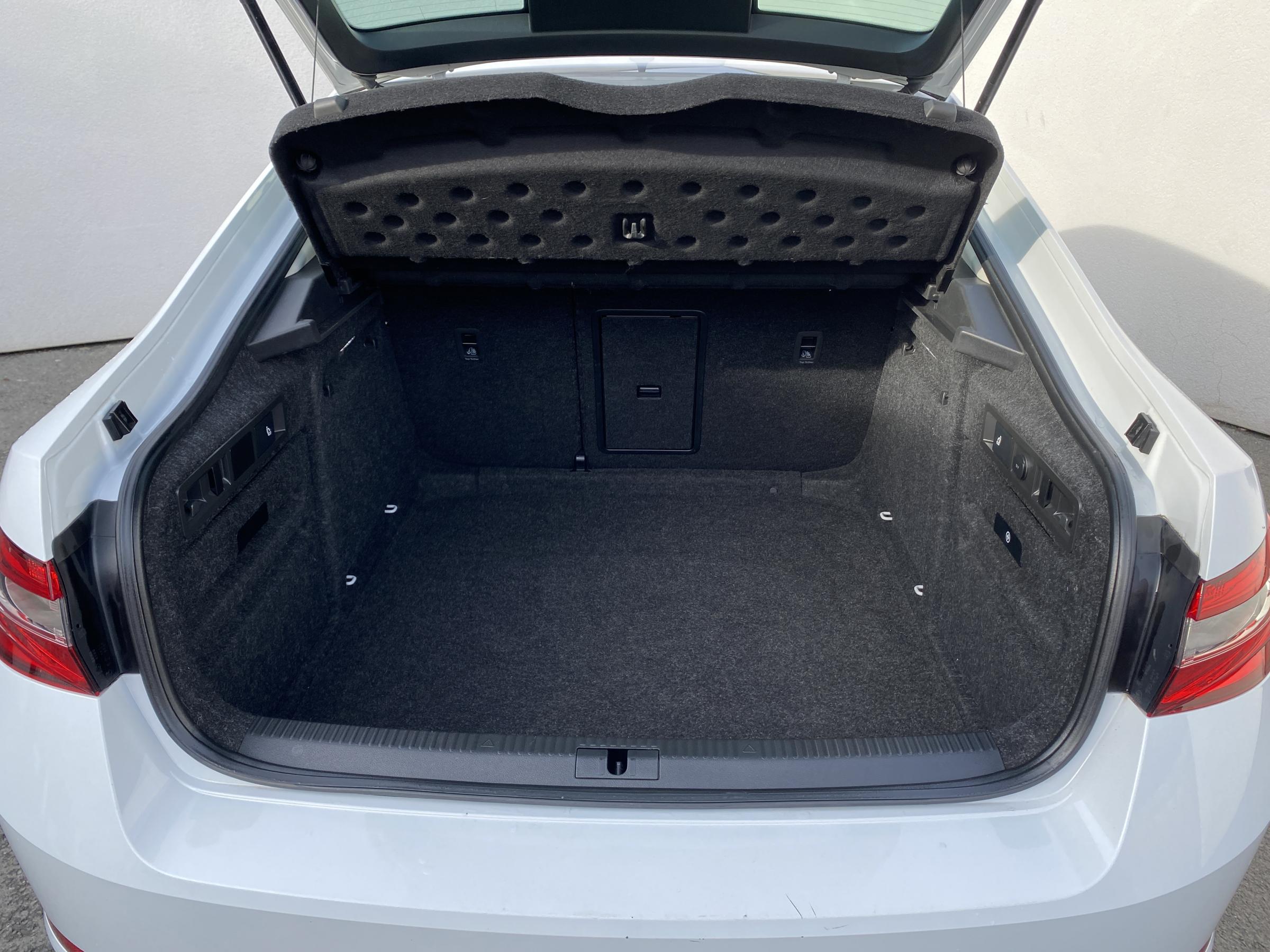 Škoda Superb III, 2021 - pohled č. 7