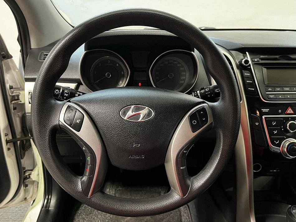 Hyundai I30 1.6 CRDi Trikolor