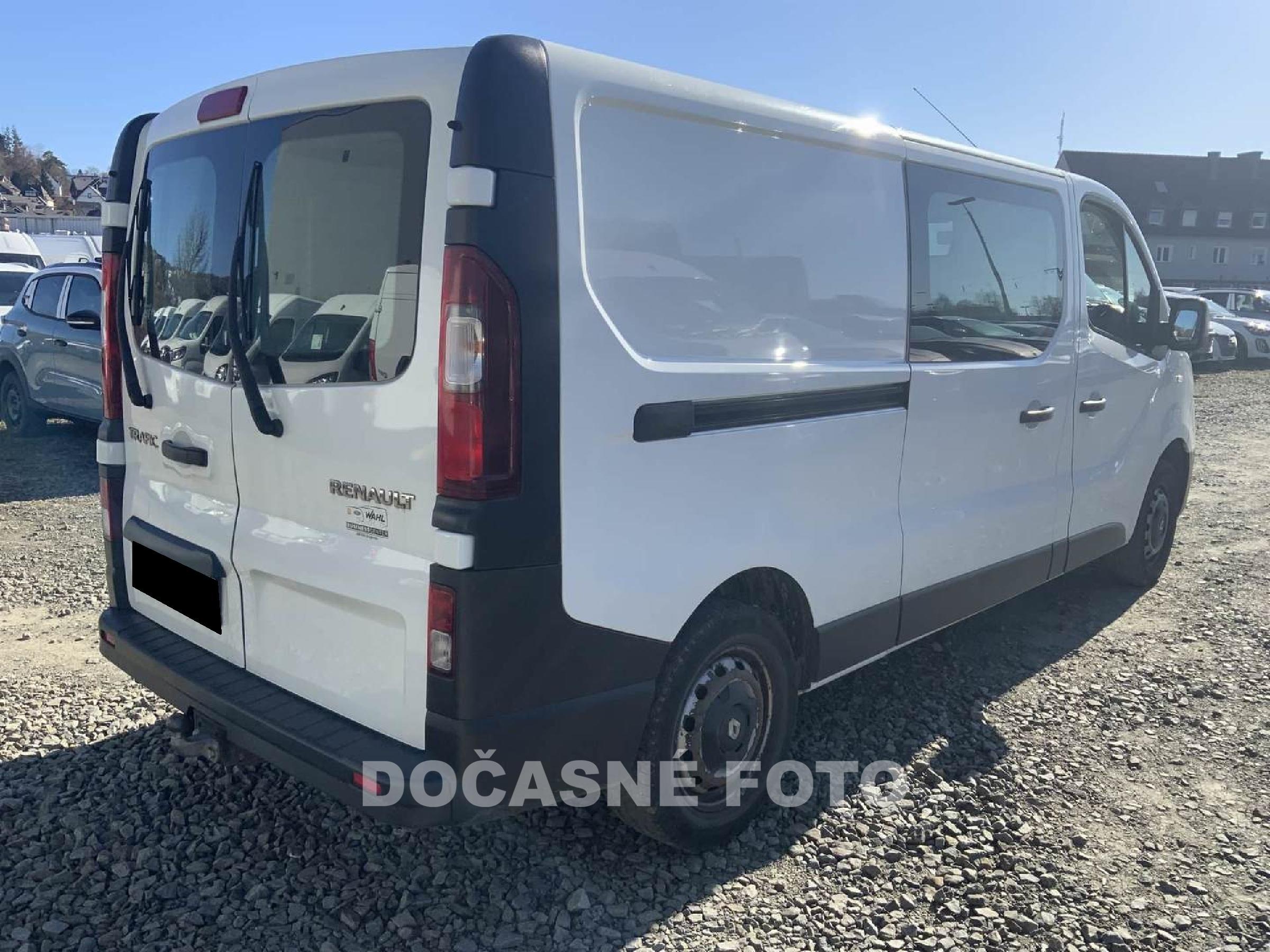 Renault Trafic, 2017 - pohled č. 3