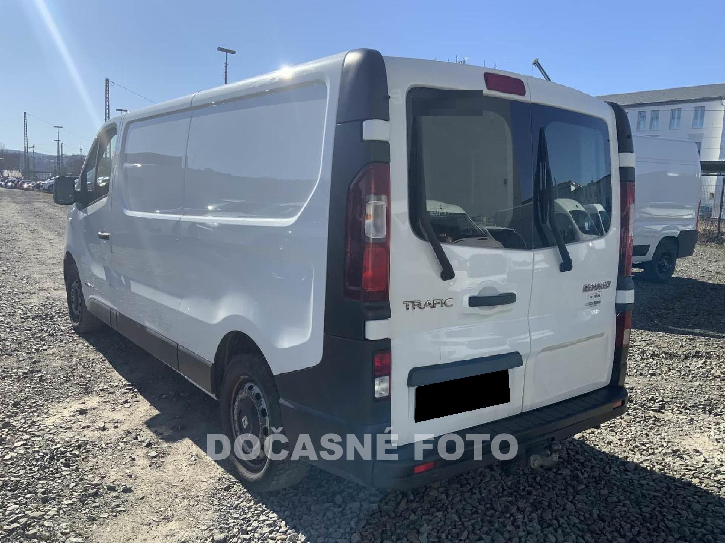 Renault Trafic, 2017 - pohled č. 4