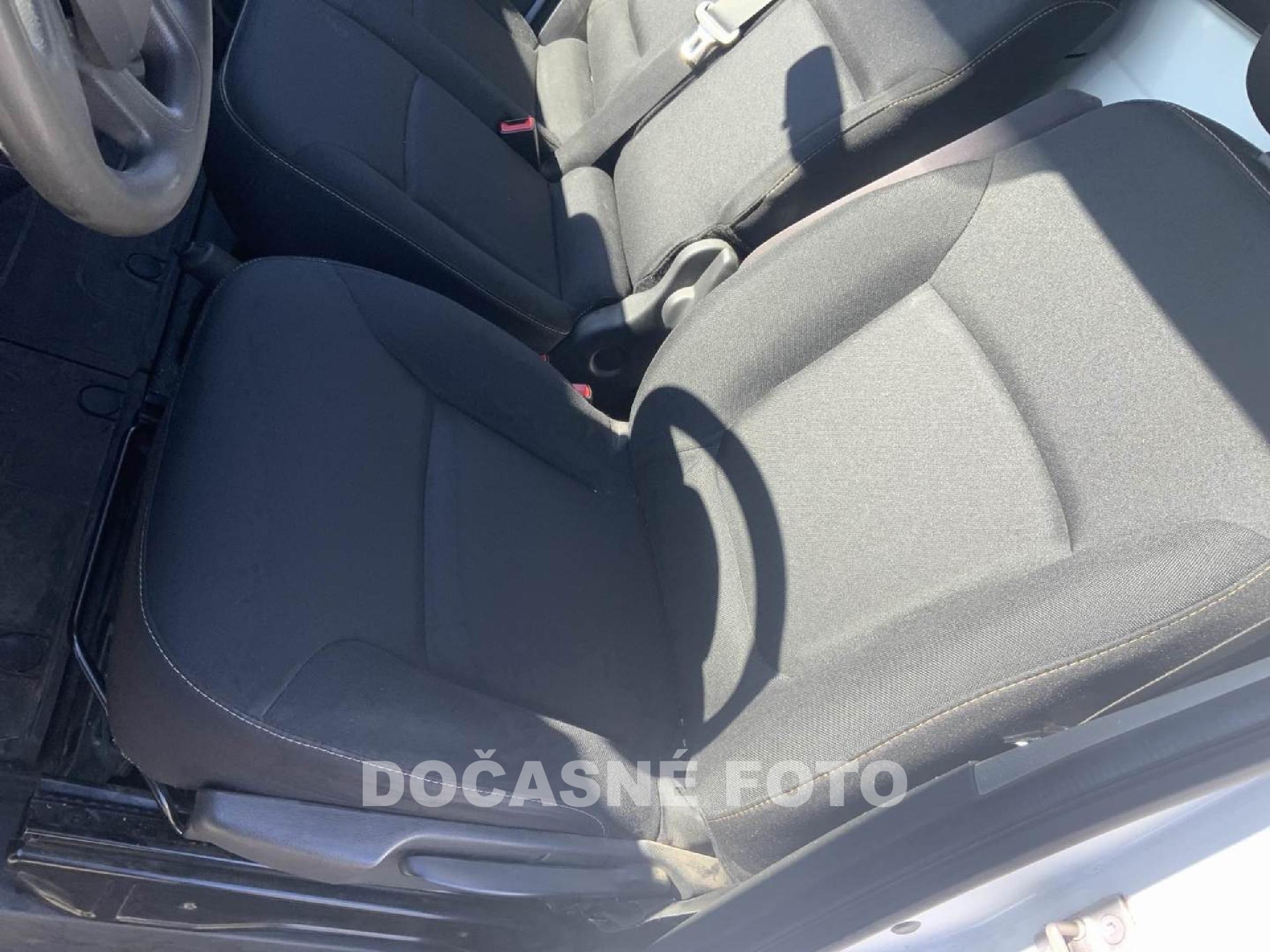 Renault Trafic, 2017 - pohled č. 6