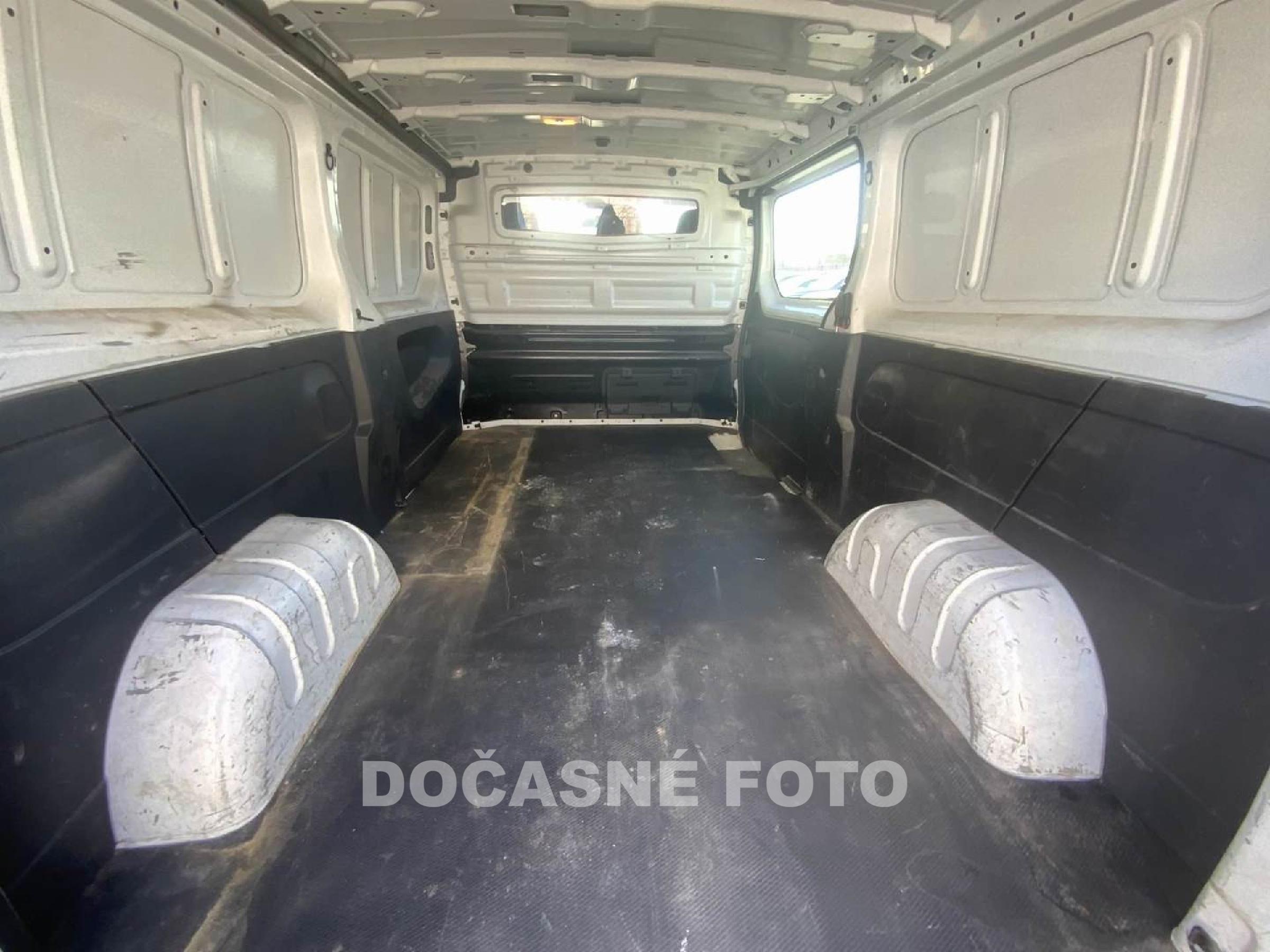 Renault Trafic, 2017 - pohled č. 7