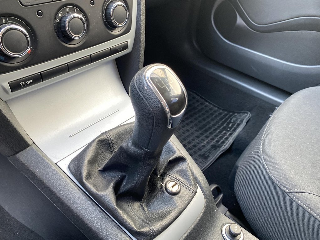 Škoda Octavia II 1.6 TDi Ambiente