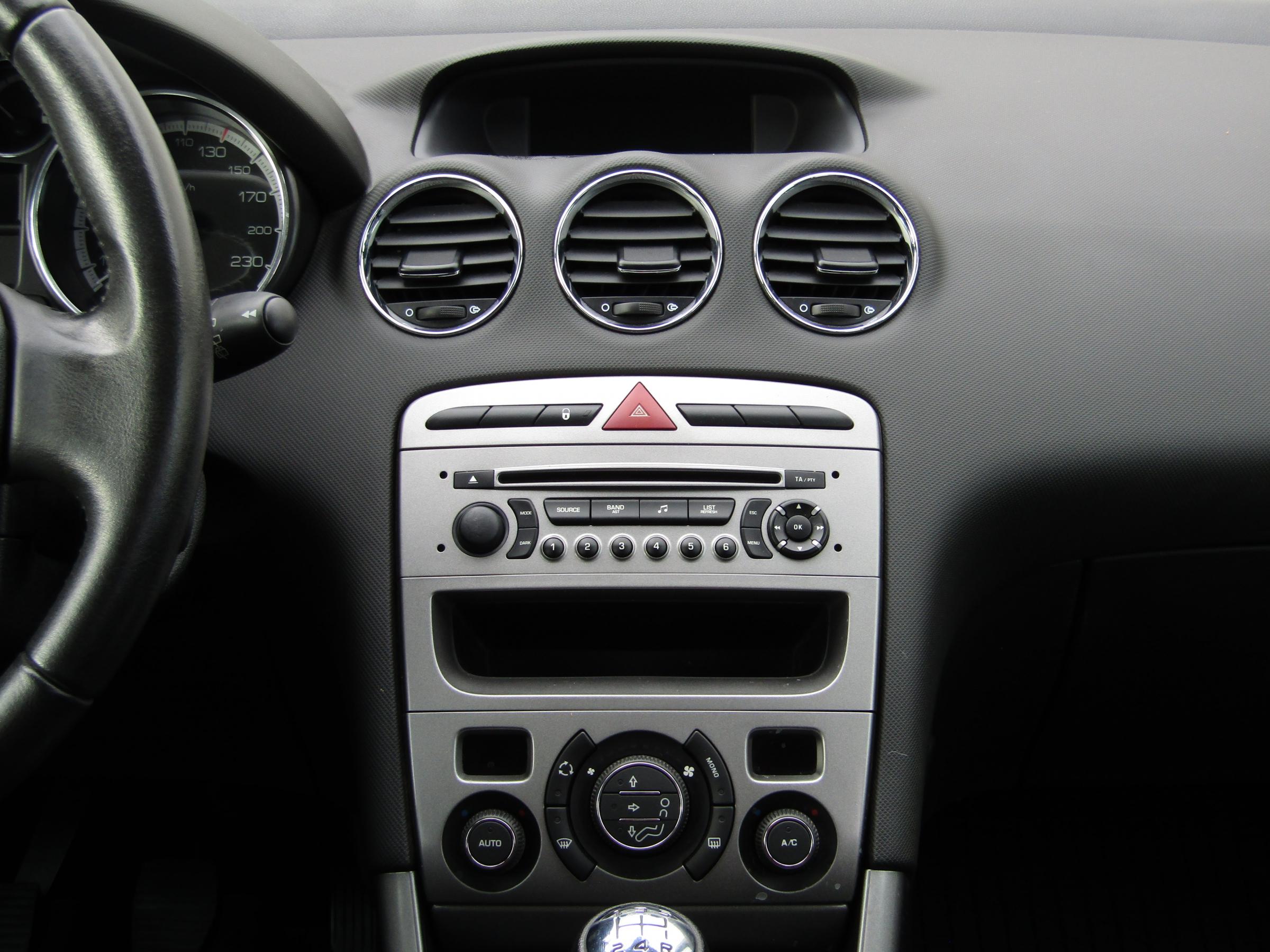 Peugeot 308, 2010 - pohled č. 10