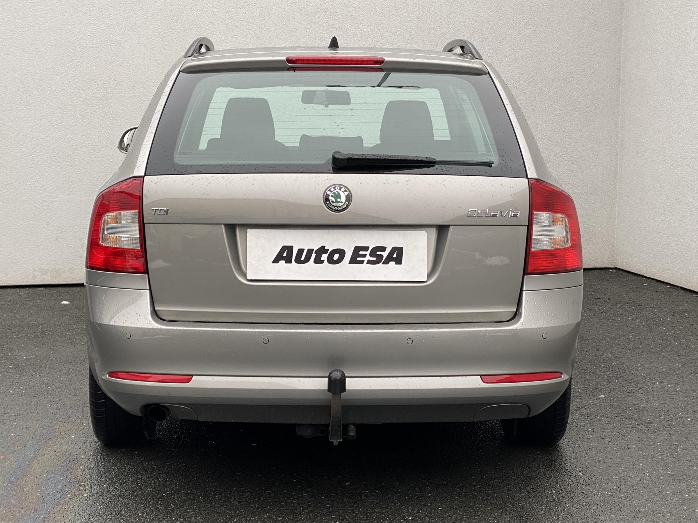 Škoda Octavia, 2011 - pohled č. 5