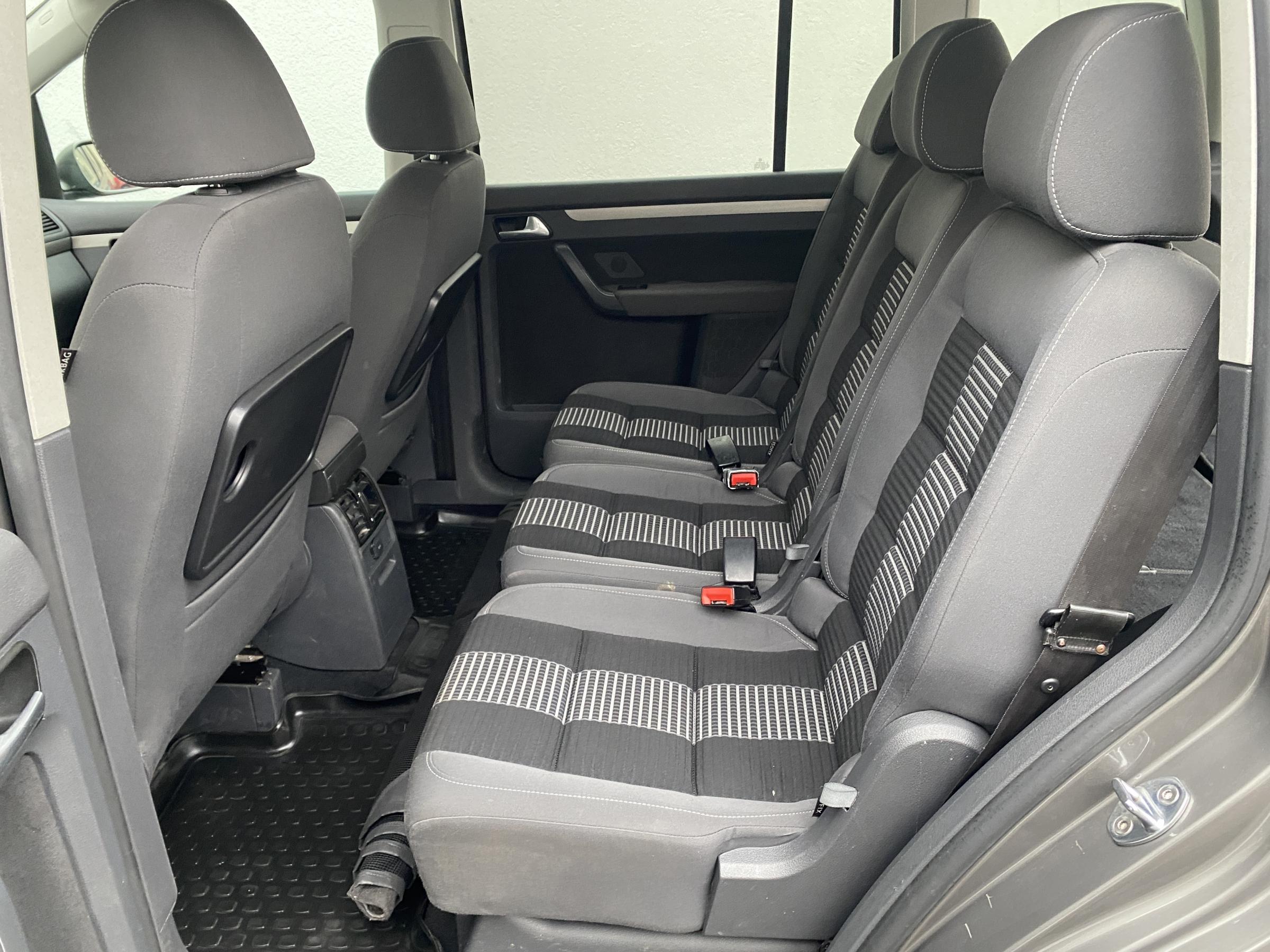 Volkswagen Touran, 2008 - pohled č. 10