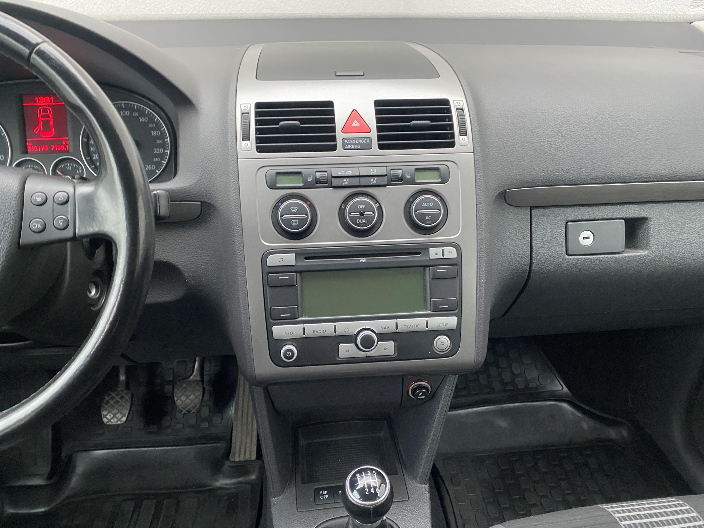 Volkswagen Touran, 2008 - pohled č. 12