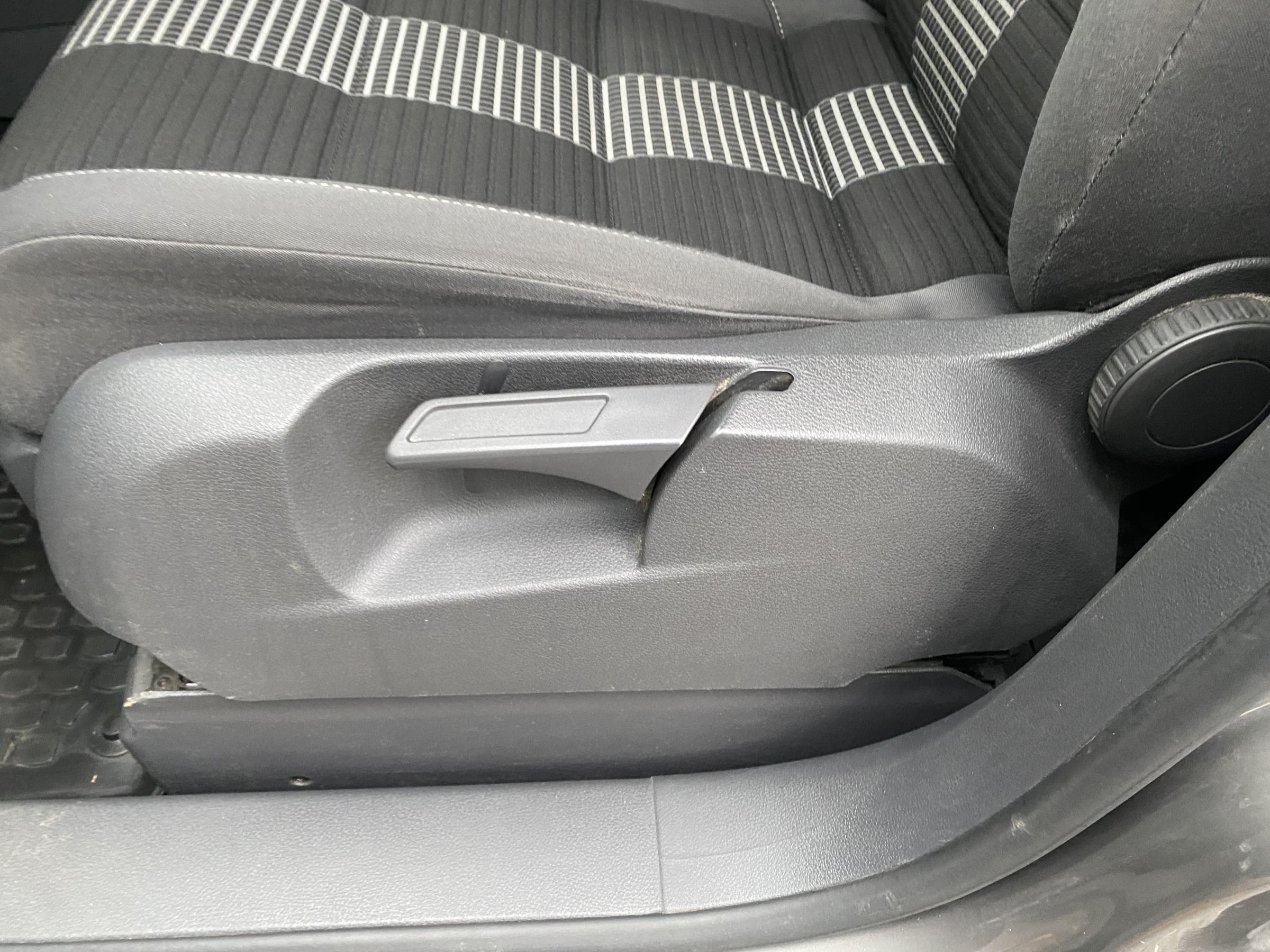 Volkswagen Touran, 2008 - pohled č. 14