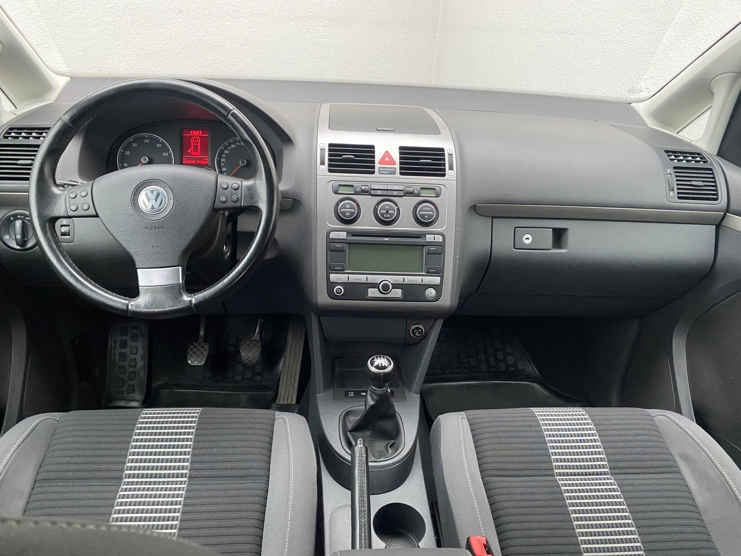 Volkswagen Touran, 2008 - pohled č. 8