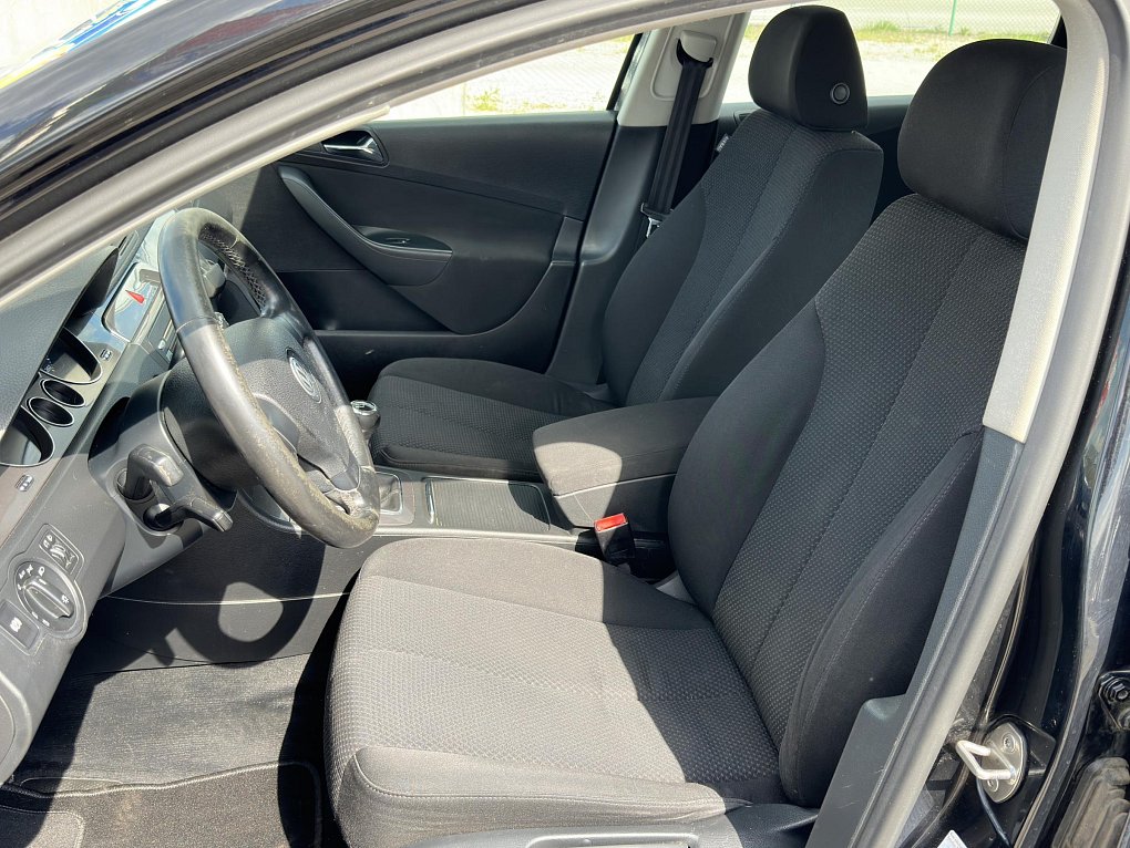 Volkswagen Passat 1.6i Trendline