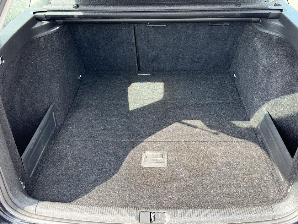 Volkswagen Passat 1.6i Trendline