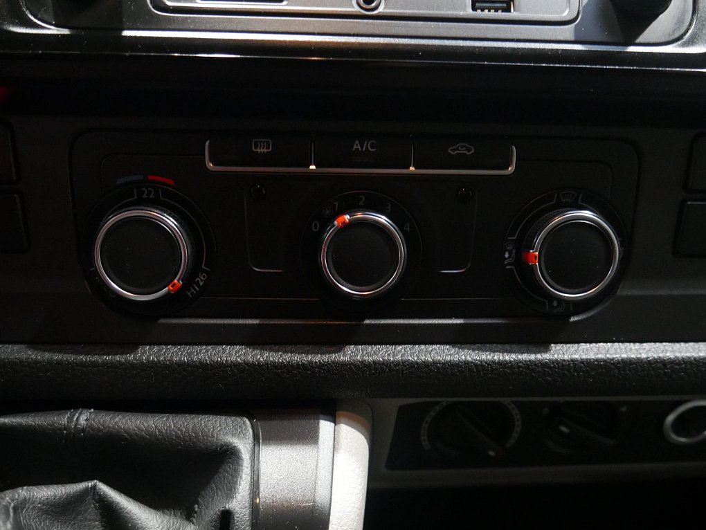 Volkswagen Transporter 2.0TDi  6míst