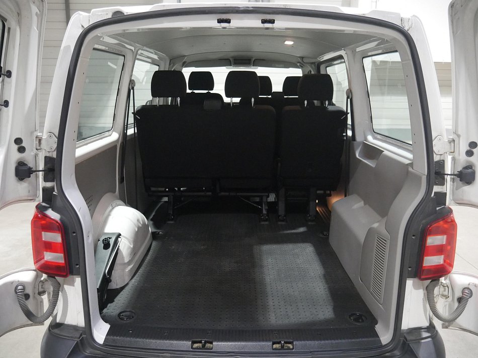 Volkswagen Transporter 2.0TDi  6míst