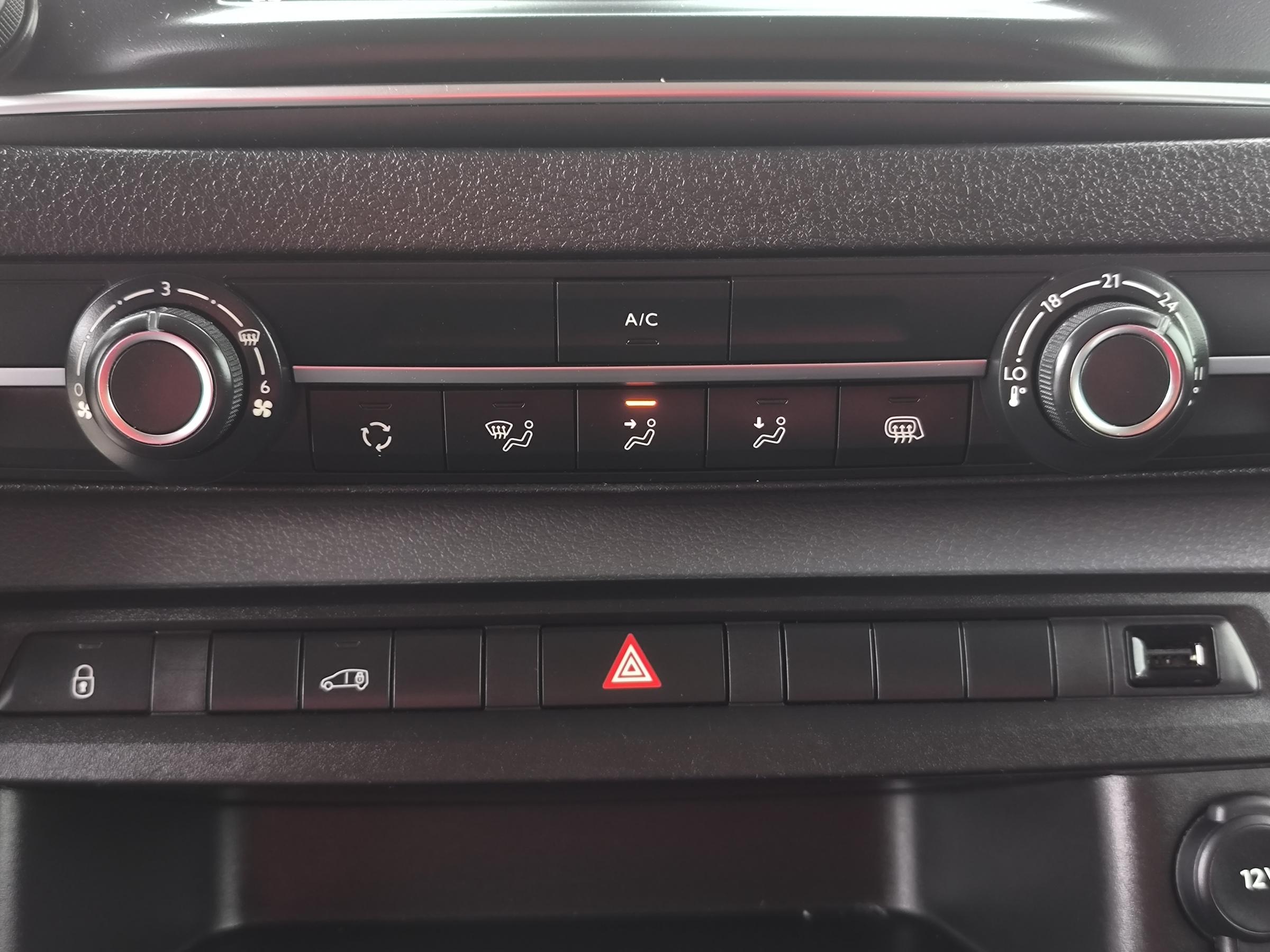 Opel Vivaro, 2021 - pohled č. 21