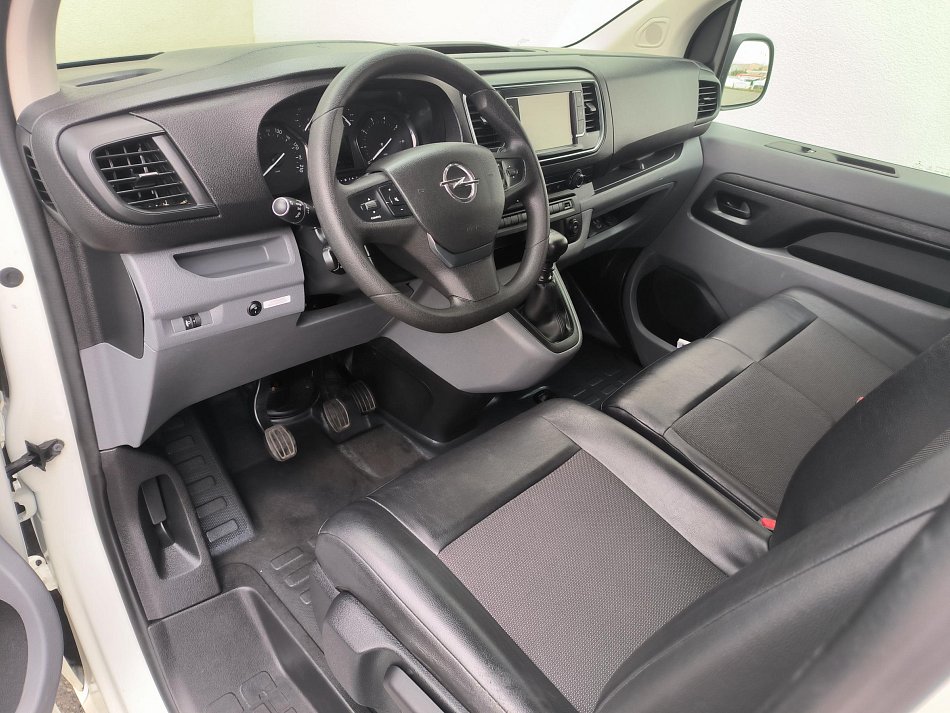 Opel Vivaro 2.0HDi  L2 RAMPA