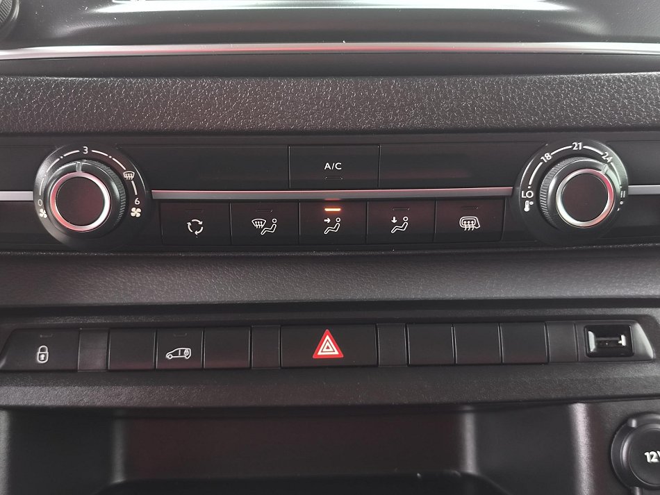 Opel Vivaro 2.0HDi  L2 RAMPA