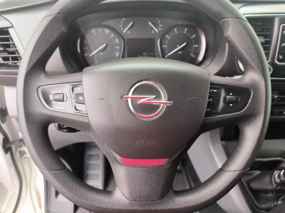 Opel Vivaro 2.0HDi  L2 RAMPA