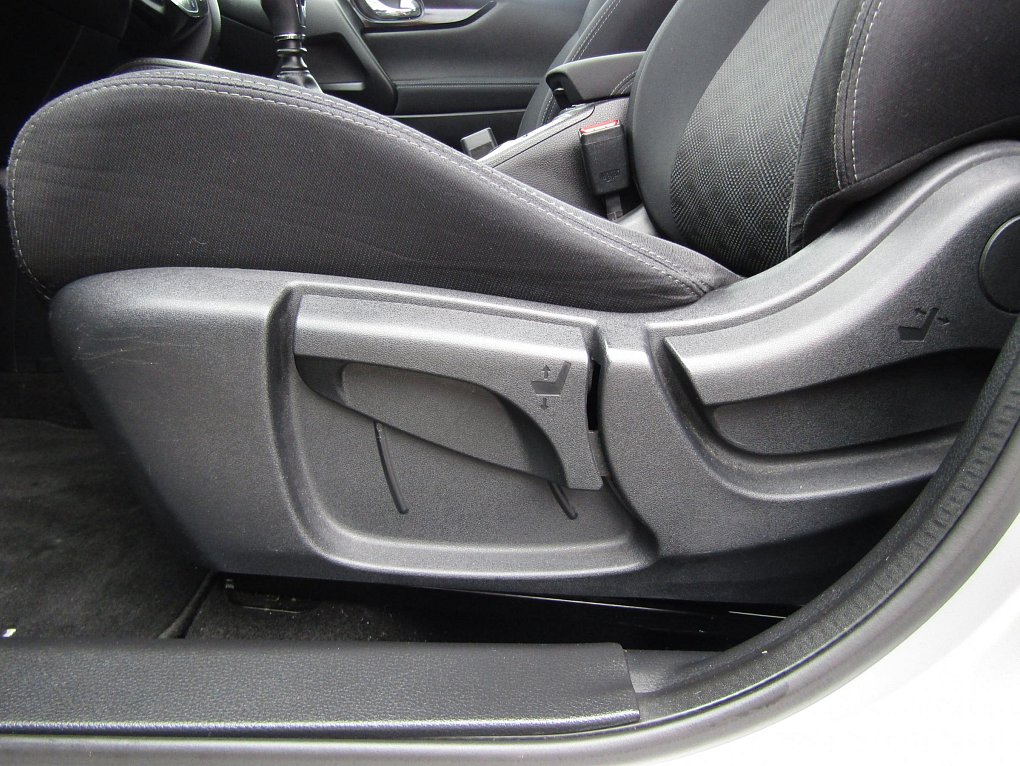 Nissan Qashqai 1.2 DiG-T N-Connecta 4x2