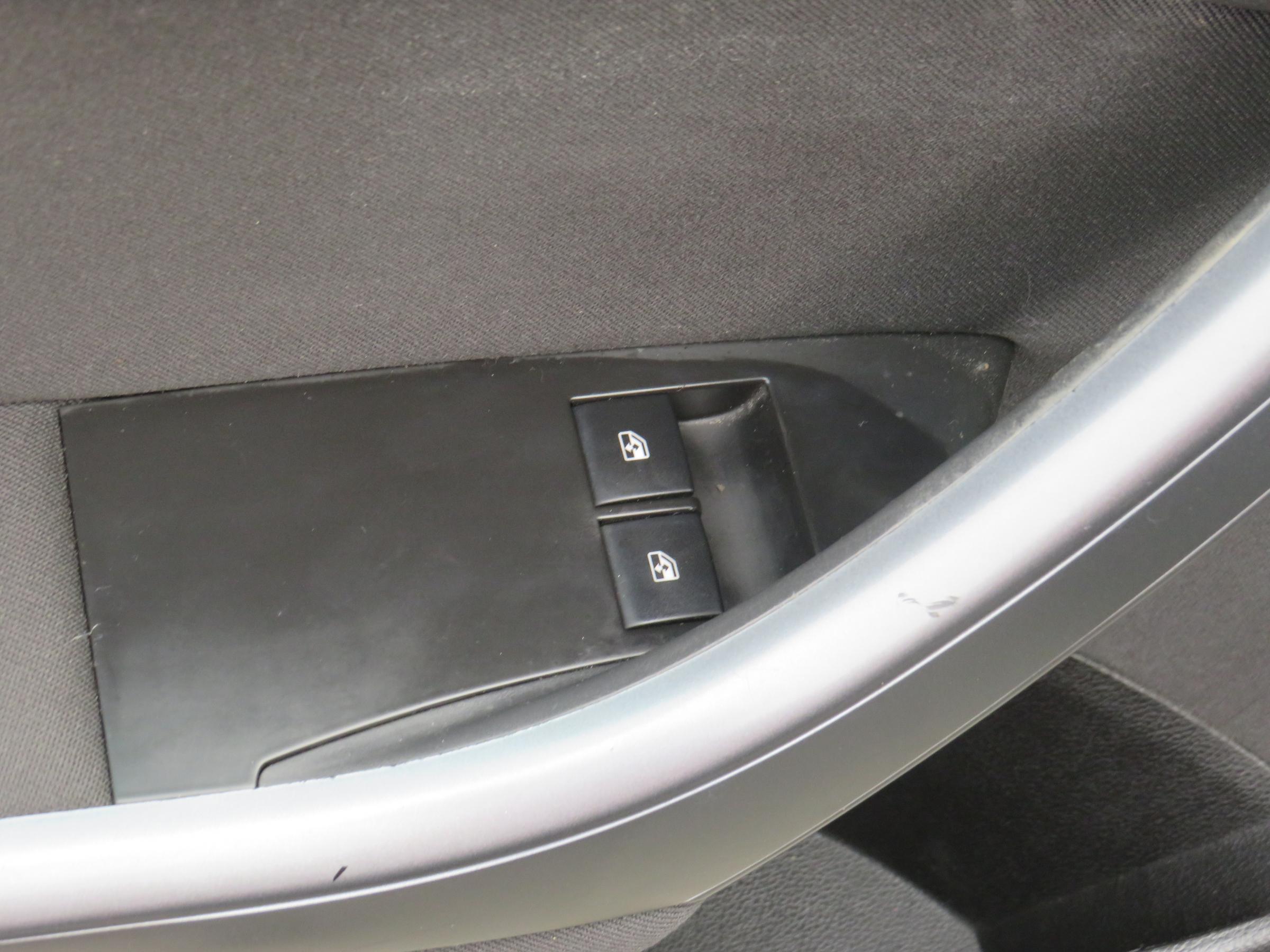 Opel Astra, 2014 - pohled č. 11