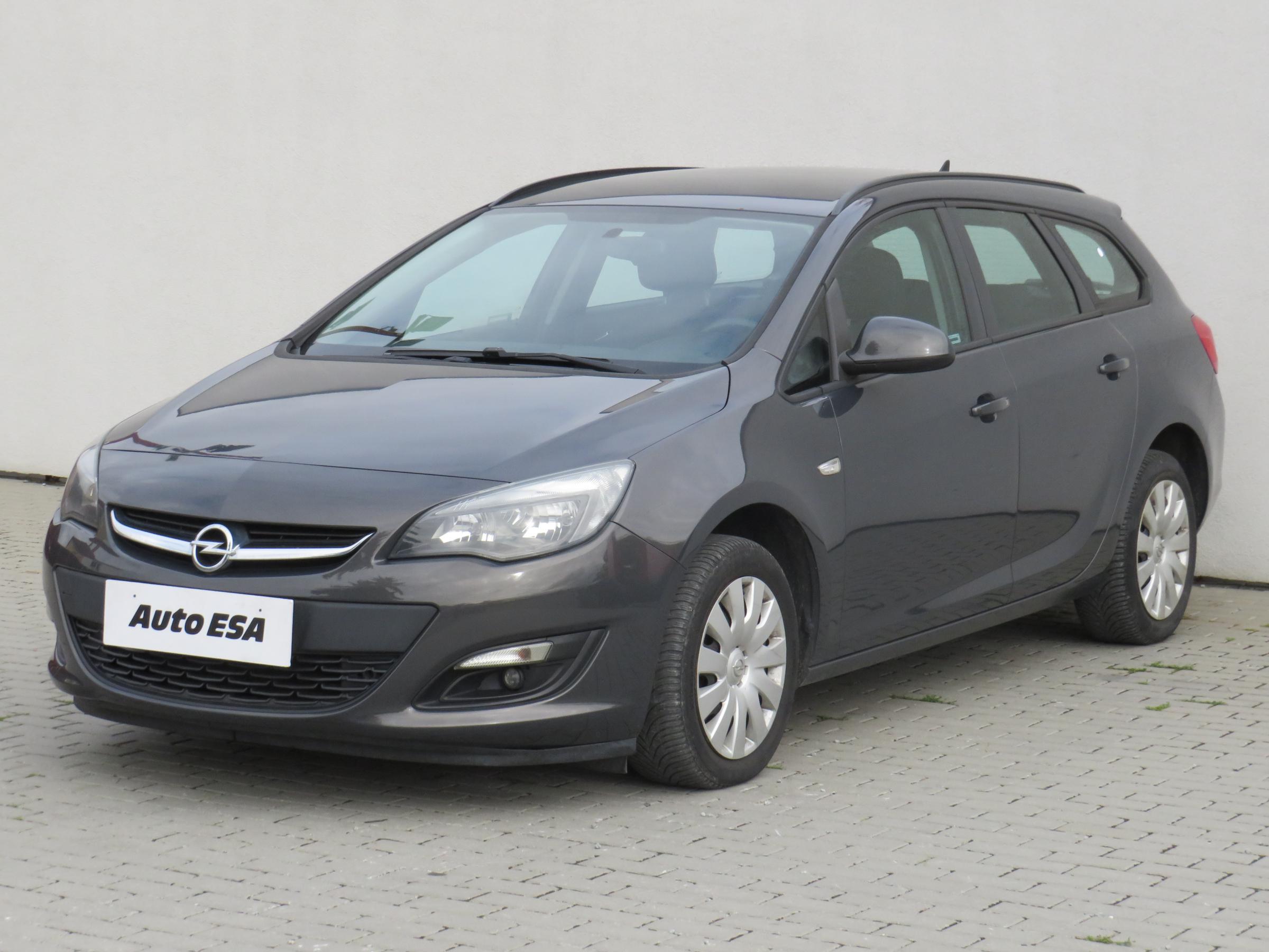 Opel Astra, 2014 - pohled č. 3