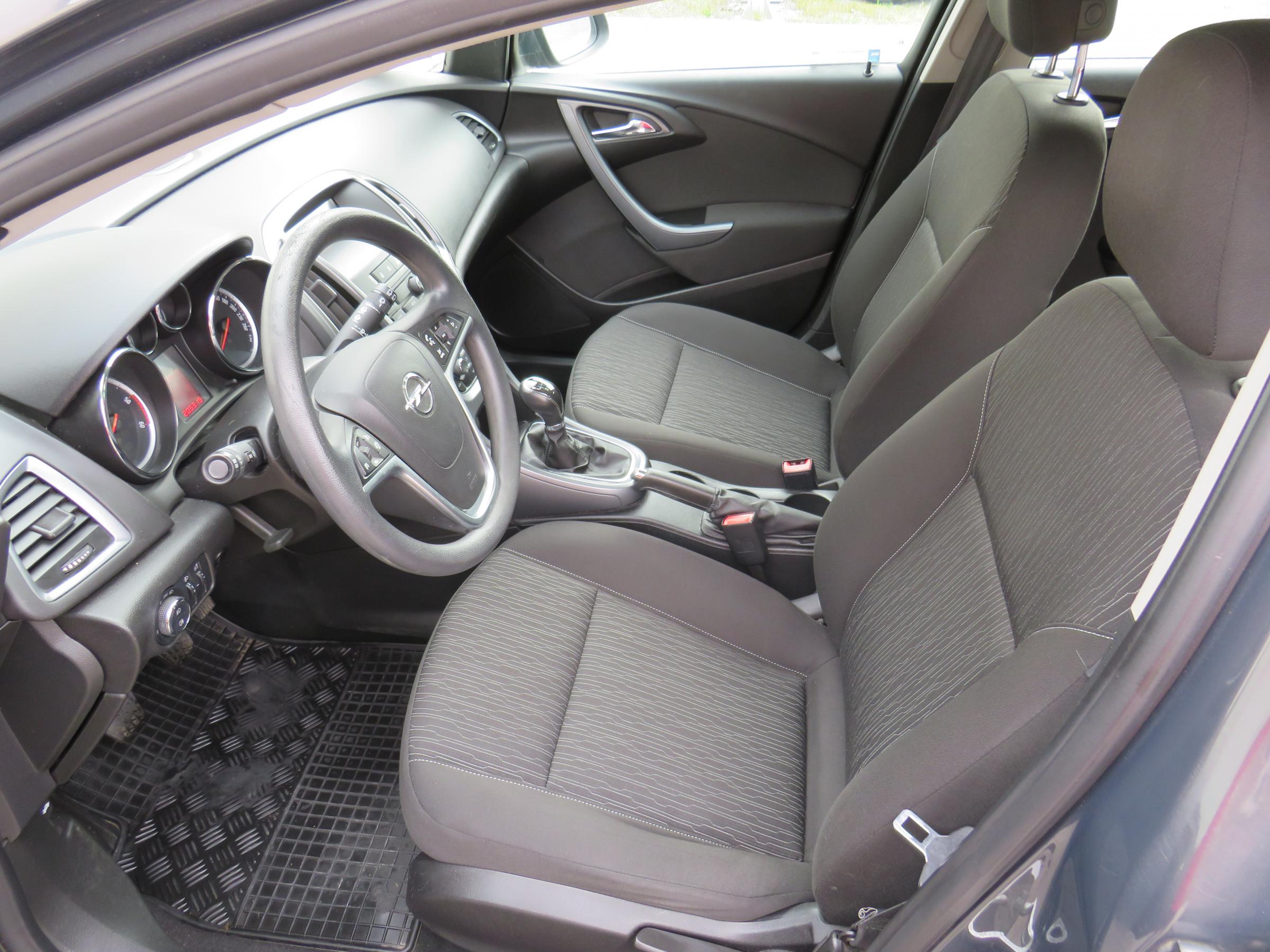 Opel Astra, 2014 - pohled č. 9