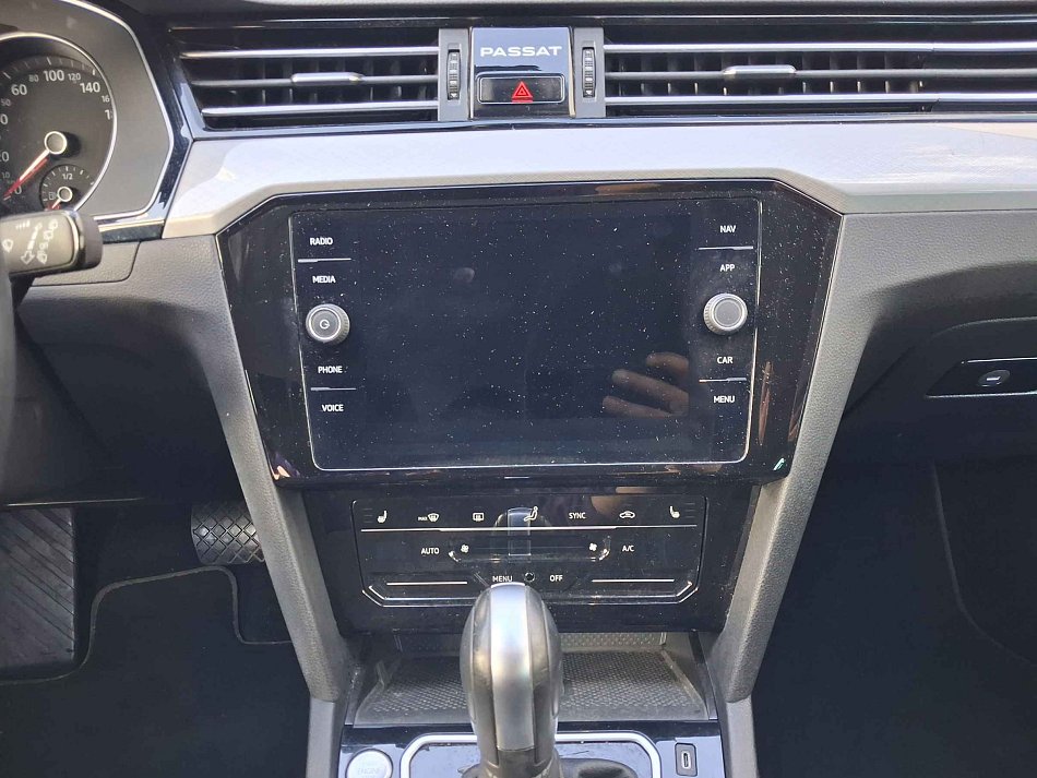 Volkswagen Passat 1.5 TSi Business