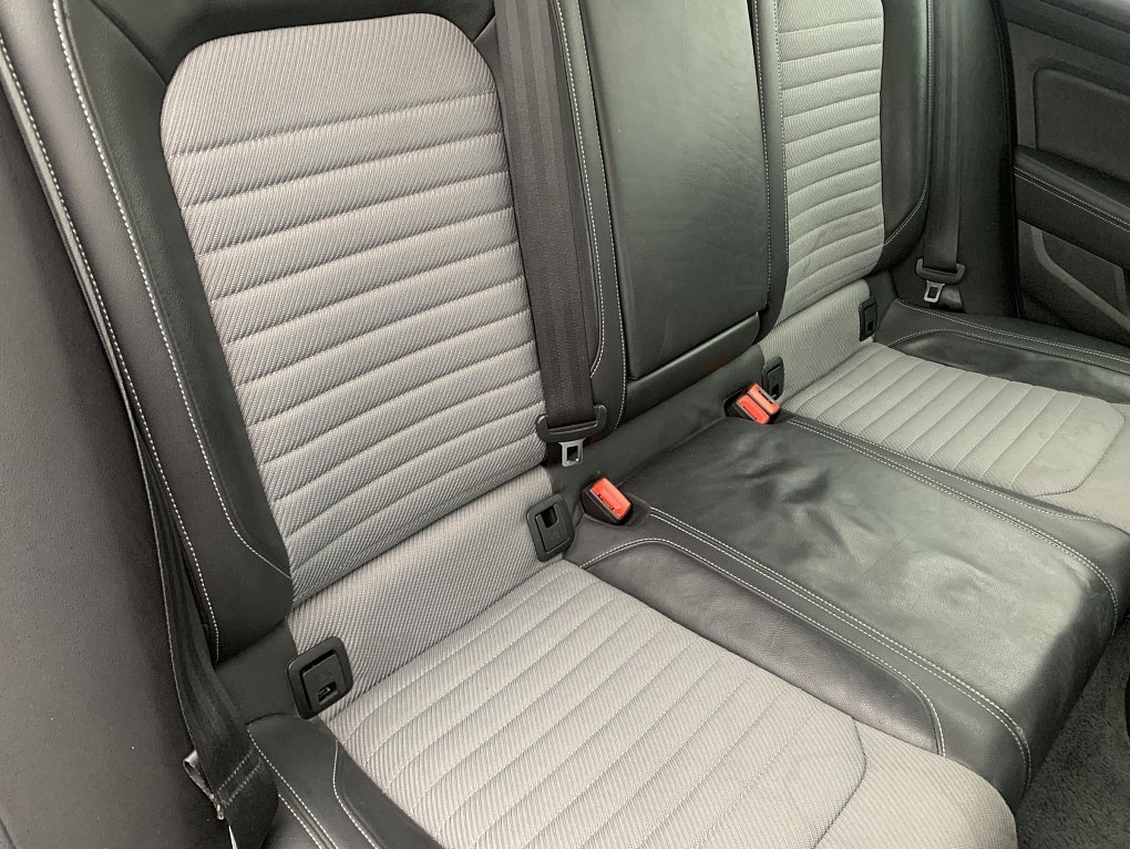 Volkswagen Passat 2.0 TDi R-Line